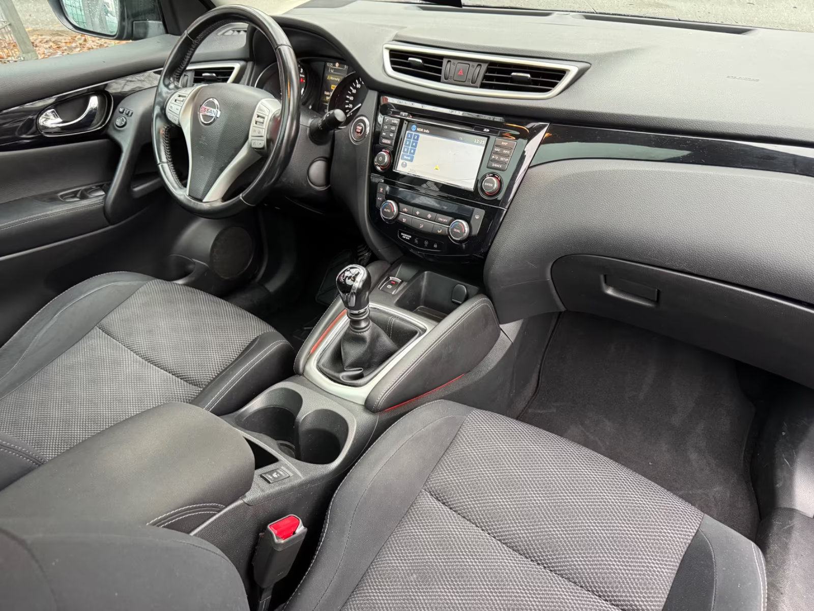 Nissan Qashqai 1,6 dCi 4WD N-connecta navi gr.sj. PDCx2 kam360 ambil., fotografija 13
