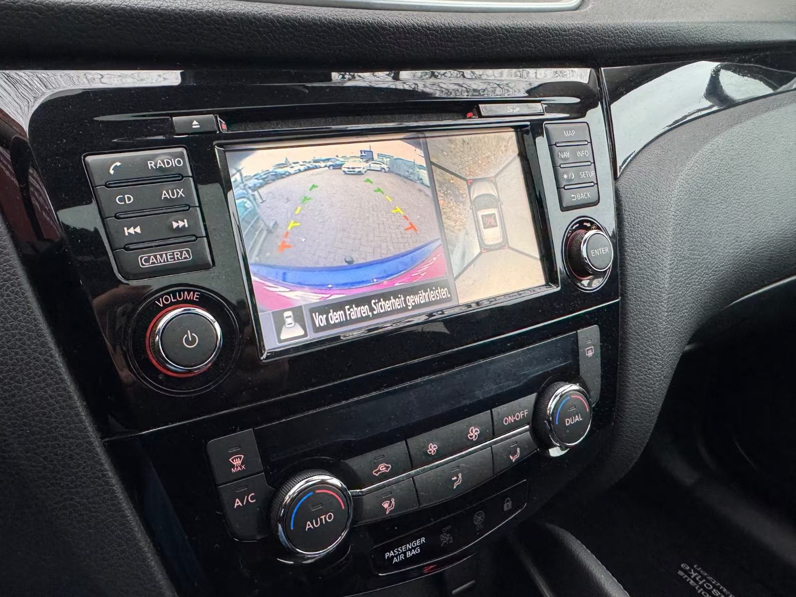 Nissan Qashqai 1,6 dCi 4WD N-connecta navi gr.sj. PDCx2 kam360 ambil., fotografija 19