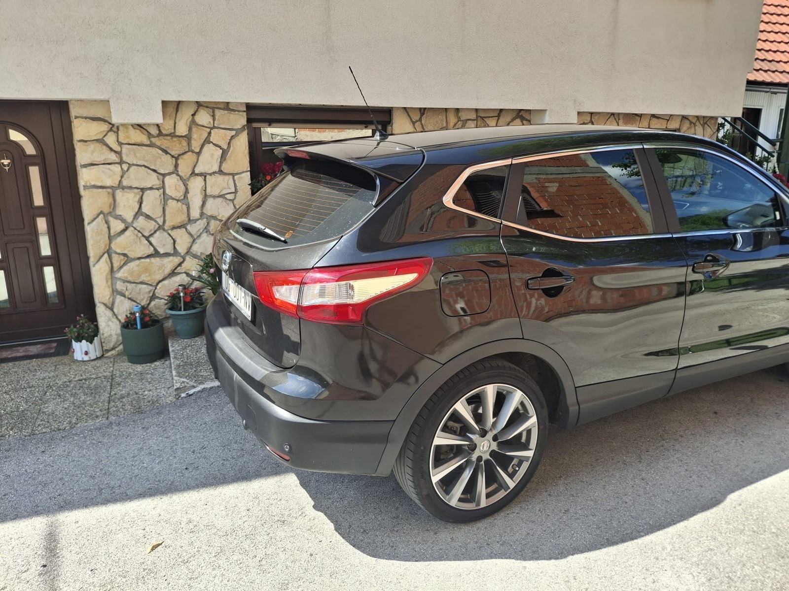 Nissan Qashqai 1,6 dCi / 4x4 / NAVI / XENON / ALU / PDC / REG 3-2027, fotografija 2