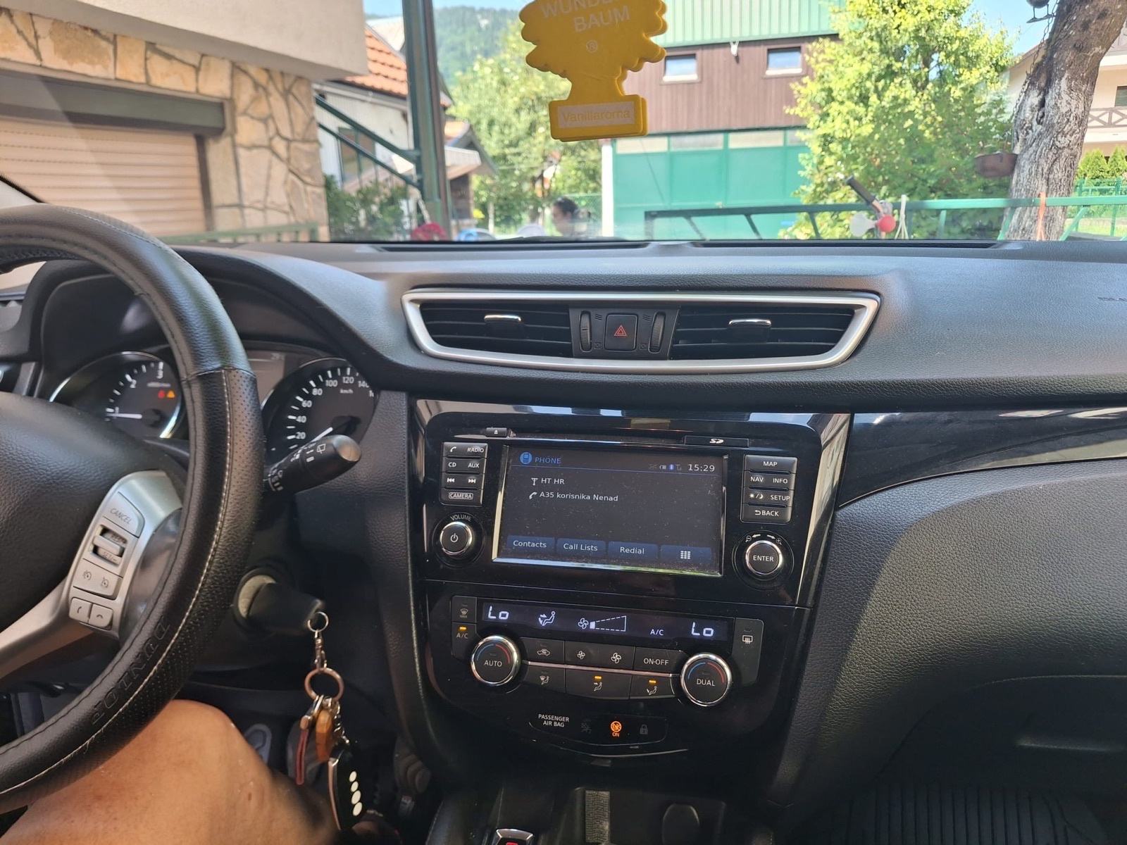 Nissan Qashqai 1,6 dCi / 4x4 / NAVI / XENON / ALU / PDC / REG 3-2027, fotografija 3