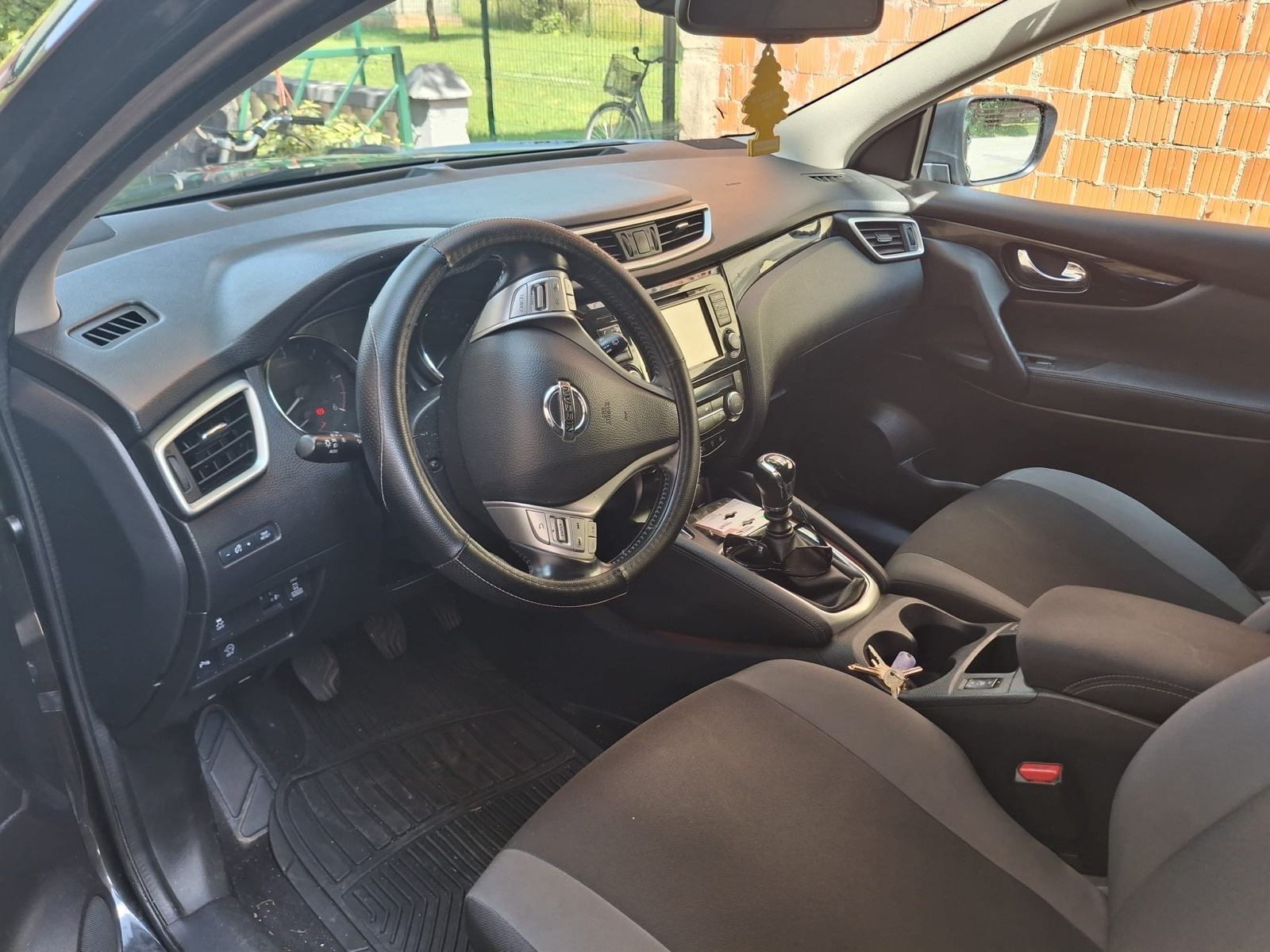 Nissan Qashqai 1,6 dCi / 4x4 / NAVI / XENON / ALU / PDC / REG 3-2027, fotografija 5