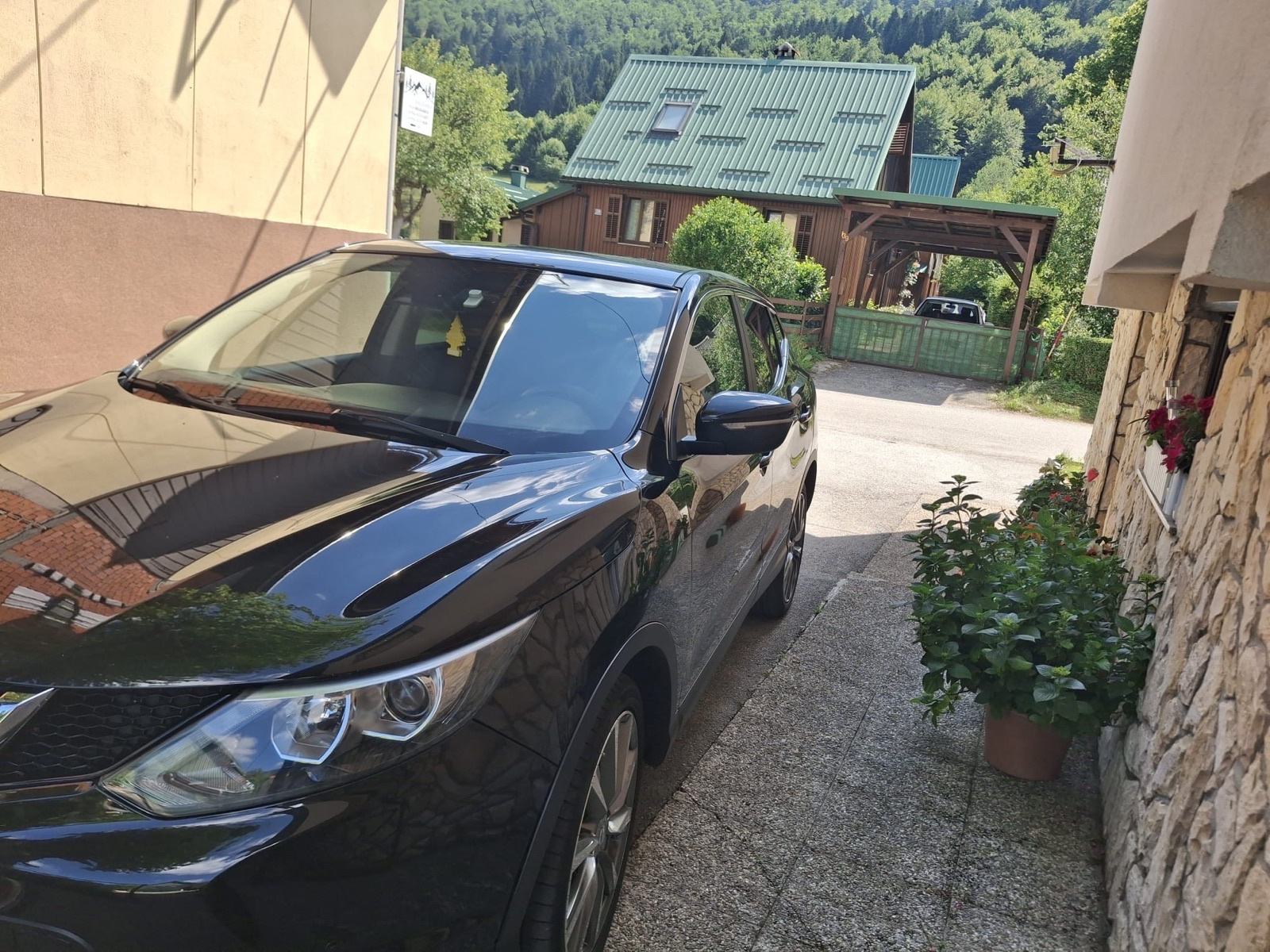 Nissan Qashqai 1,6 dCi / 4x4 / NAVI / XENON / ALU / PDC / REG 3-2027, fotografija 6