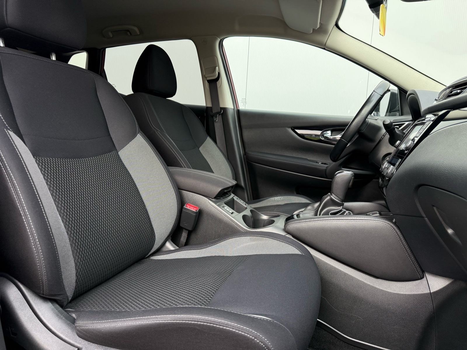 Nissan Qashqai 1.6 dCi Acenta*AUTOMATIK*KAMERA*RADAR*ALU*JAMSTVO*, fotografija 17
