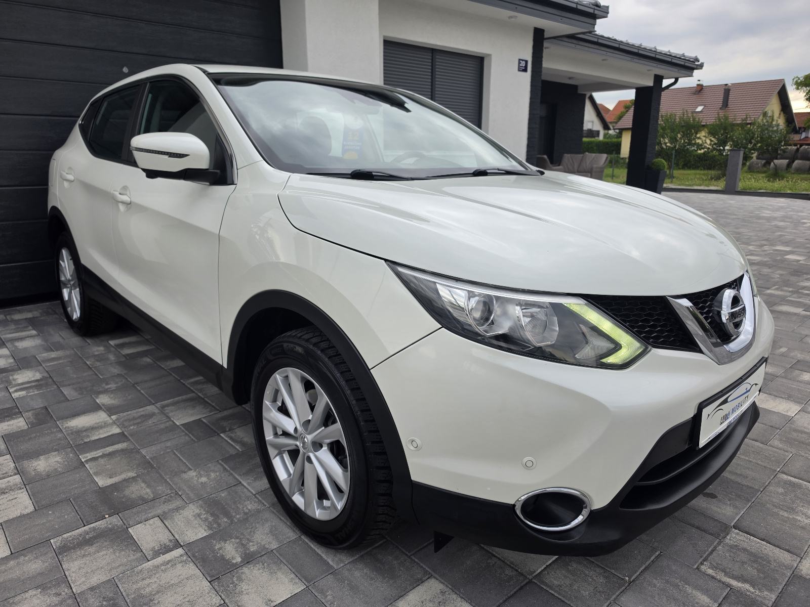 Nissan Qashqai 1,6 dCi ACENTA AUTOMATIK PERL KAMERA 360° *GARANCIJA*, fotografija 3