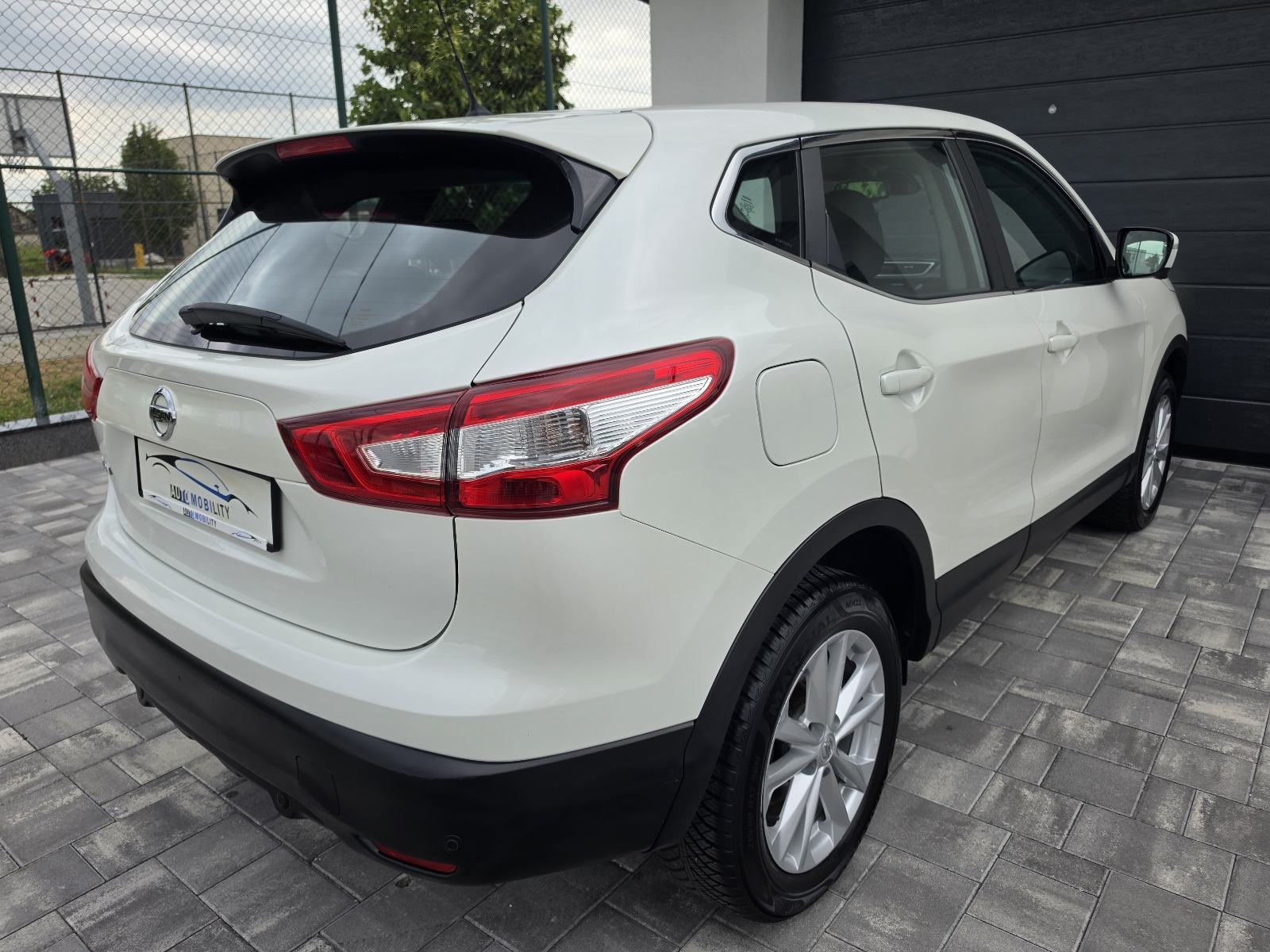 Nissan Qashqai 1,6 dCi ACENTA AUTOMATIK PERL KAMERA 360° *GARANCIJA*, fotografija 4