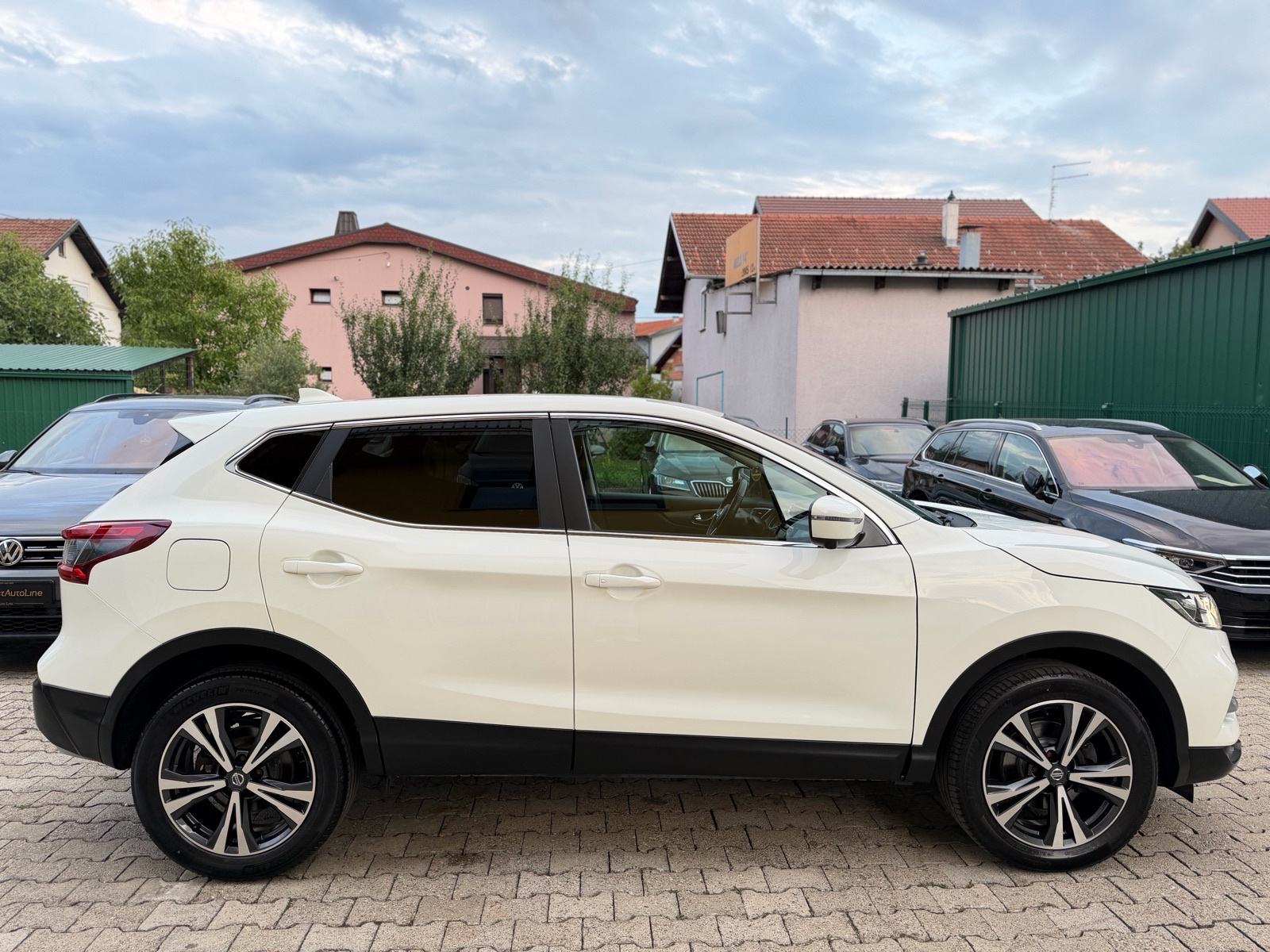Nissan Qashqai 1,6 dCi Automatik, N-Connecta, Servisna, Kamere 360°, fotografija 12