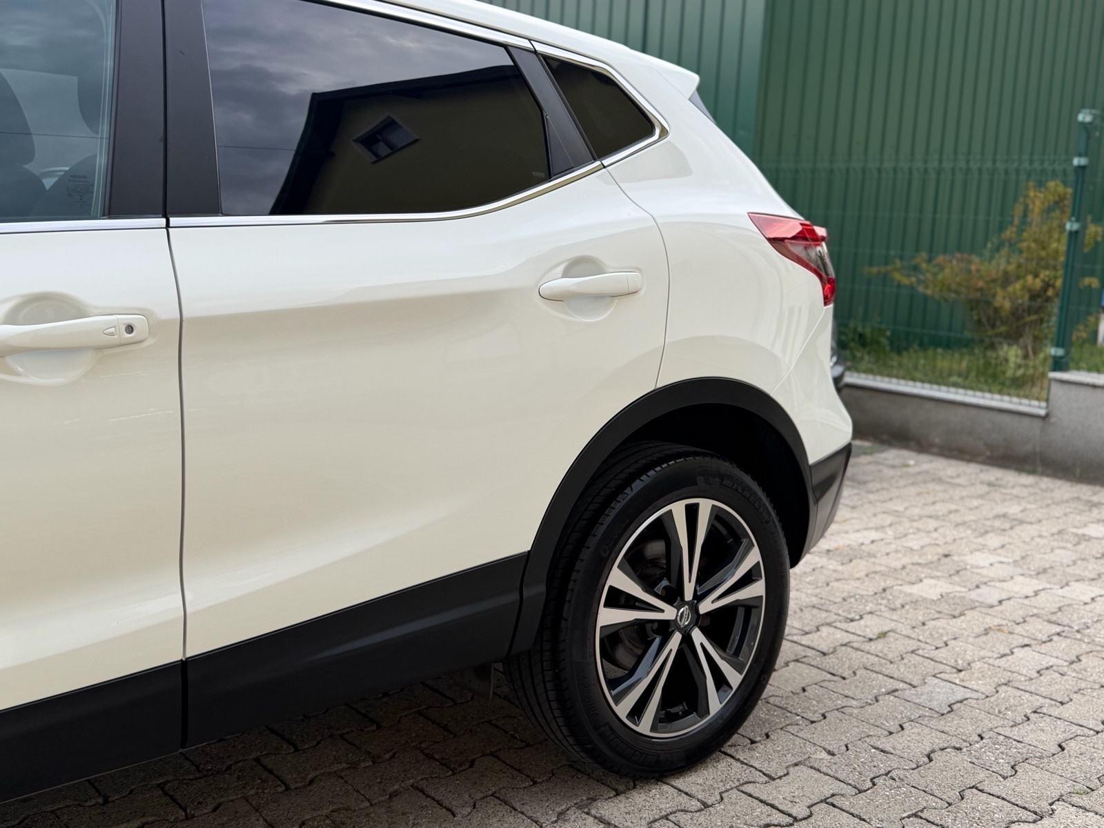 Nissan Qashqai 1,6 dCi Automatik, N-Connecta, Servisna, Kamere 360°, fotografija 16