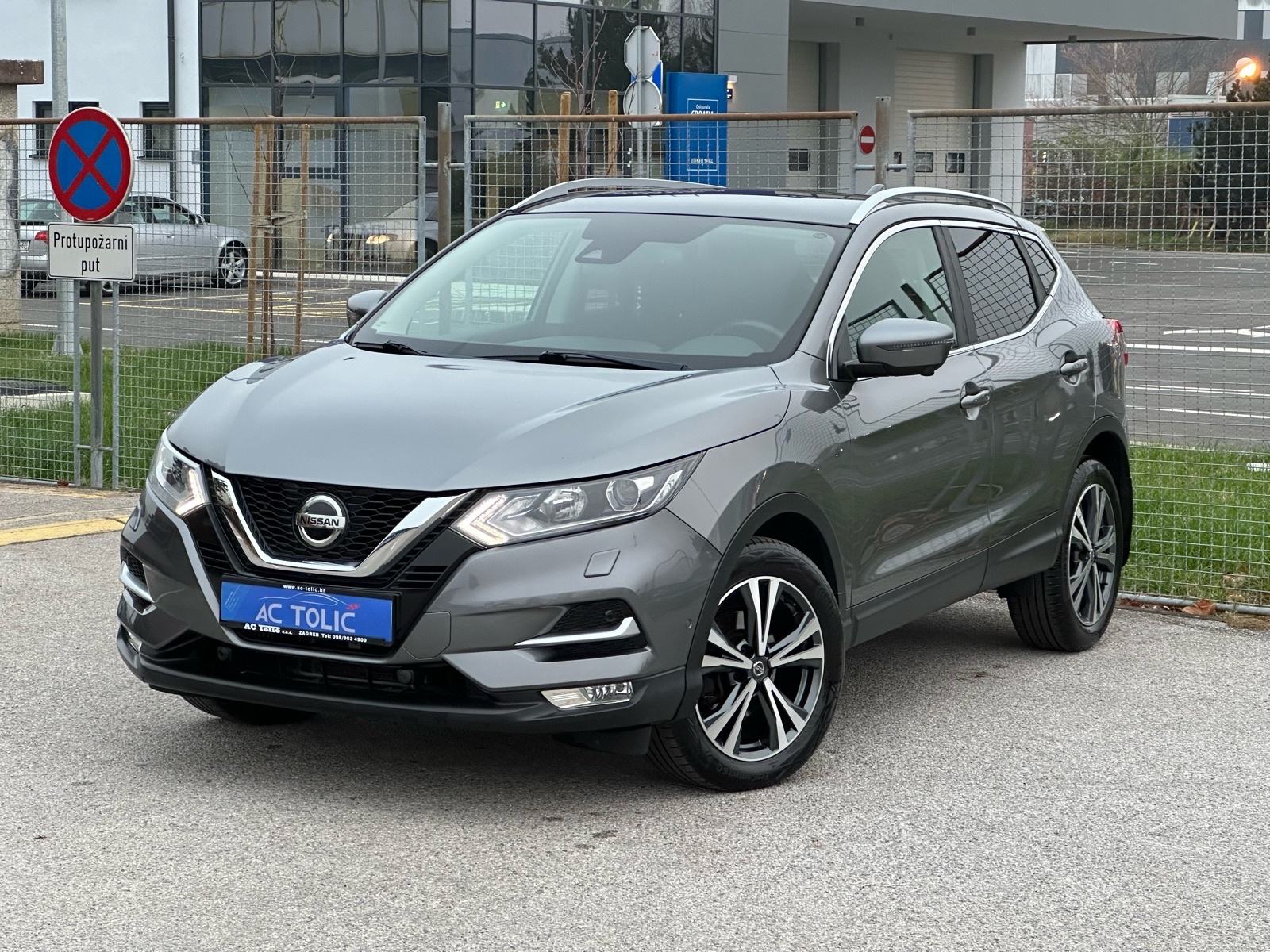 Nissan Qashqai 1.6 dCi automatik *PANORAMA* *360 KAMERA* *LED*, fotografija 3