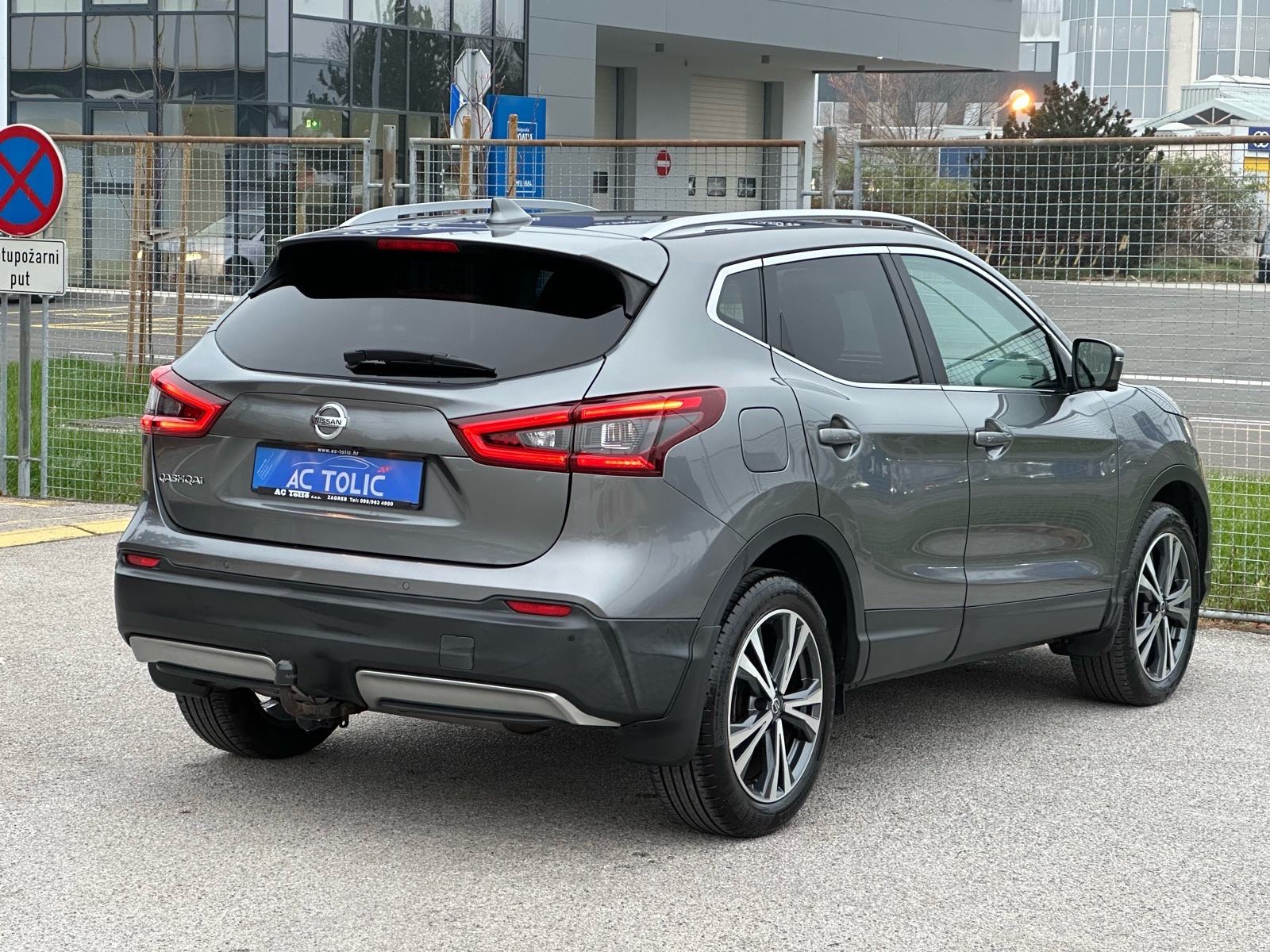 Nissan Qashqai 1.6 dCi automatik *PANORAMA* *360 KAMERA* *LED*, fotografija 8