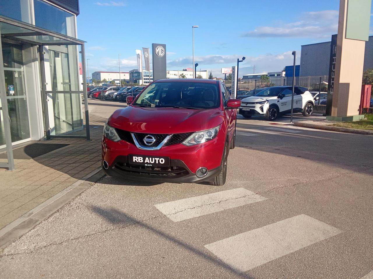Nissan Qashqai 1,6 dCi N-Connecta X-Tronic, pogled izvana - slika 1