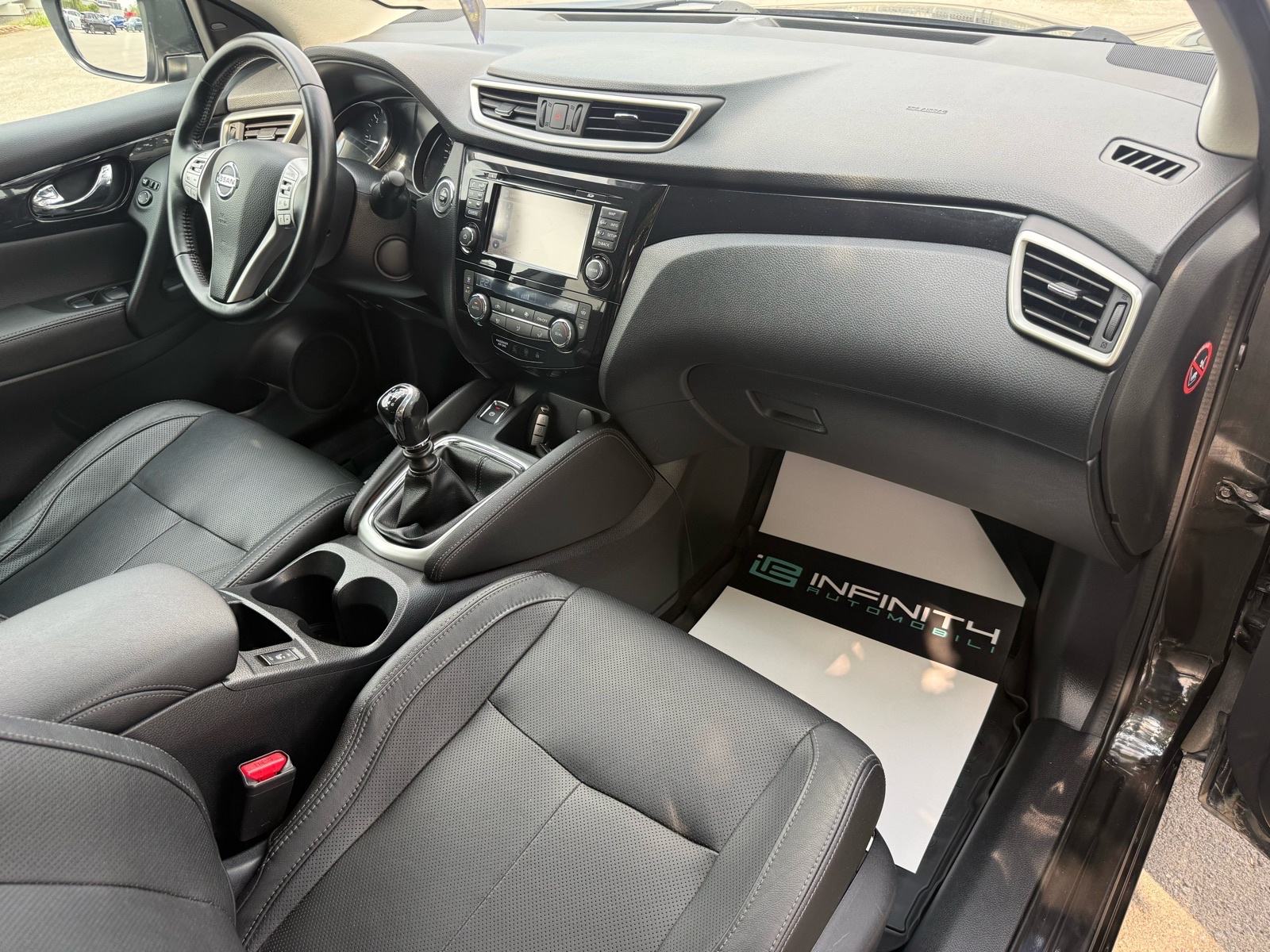 Nissan Qashqai 1,6 dCi NAVI, PANORAMA, KAM 360°, PDC, XENON, REG:04/27, fotografija 19