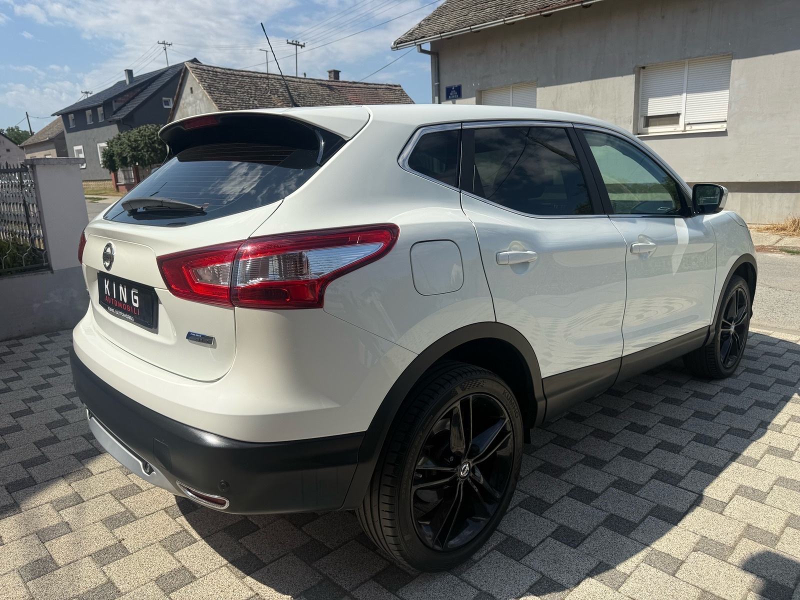 Nissan Qashqai 1,6 dCi ** NAVIGACIJA* KAMERA* PDC** TEMPOMAT**, fotografija 5