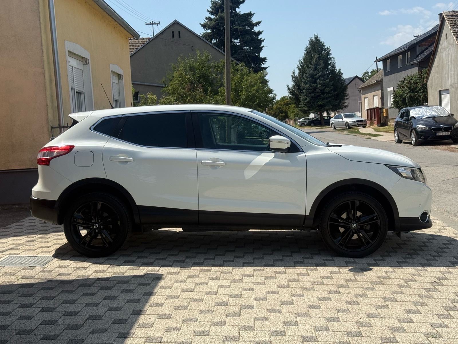 Nissan Qashqai 1,6 dCi ** NAVIGACIJA* KAMERA* PDC** TEMPOMAT**, fotografija 4
