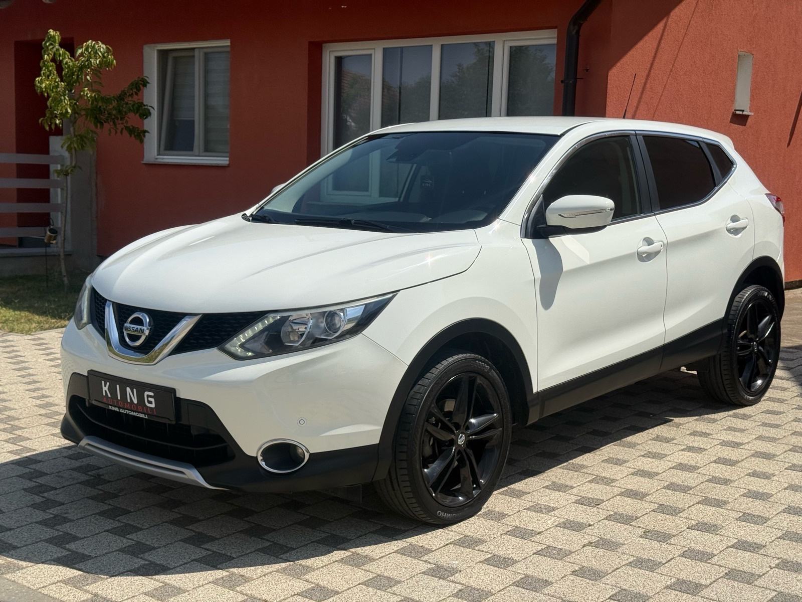 Nissan Qashqai 1,6 dCi ** NAVIGACIJA* KAMERA* PDC** TEMPOMAT**, fotografija 9