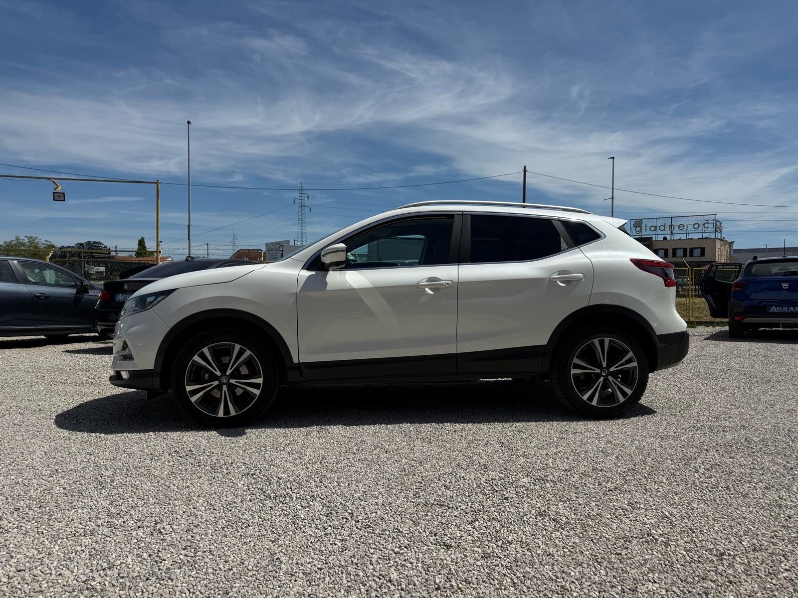 Nissan Qashqai 1.6 Dci*REDIZAJN*N-CONNECTA*NAVI*KAMERA 360%*PANORAMA*, fotografija 3