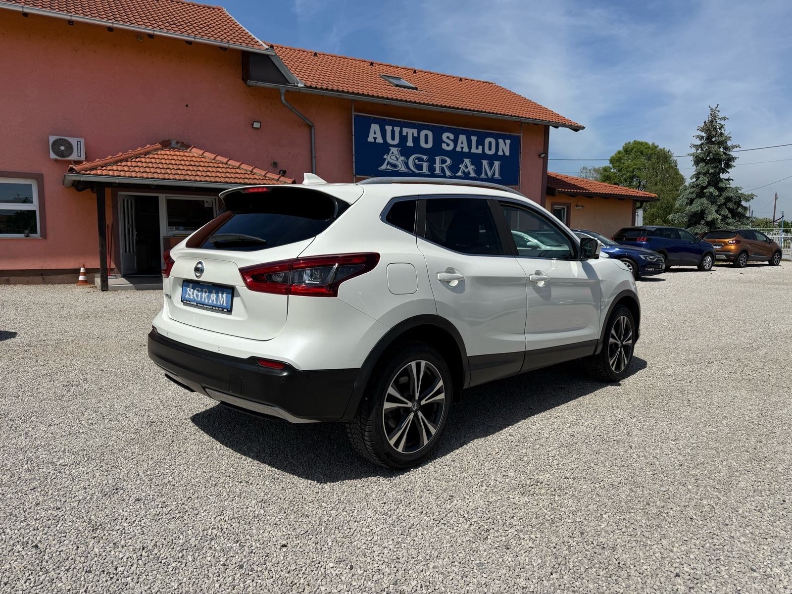 Nissan Qashqai 1.6 Dci*REDIZAJN*N-CONNECTA*NAVI*KAMERA 360%*PANORAMA*, fotografija 6