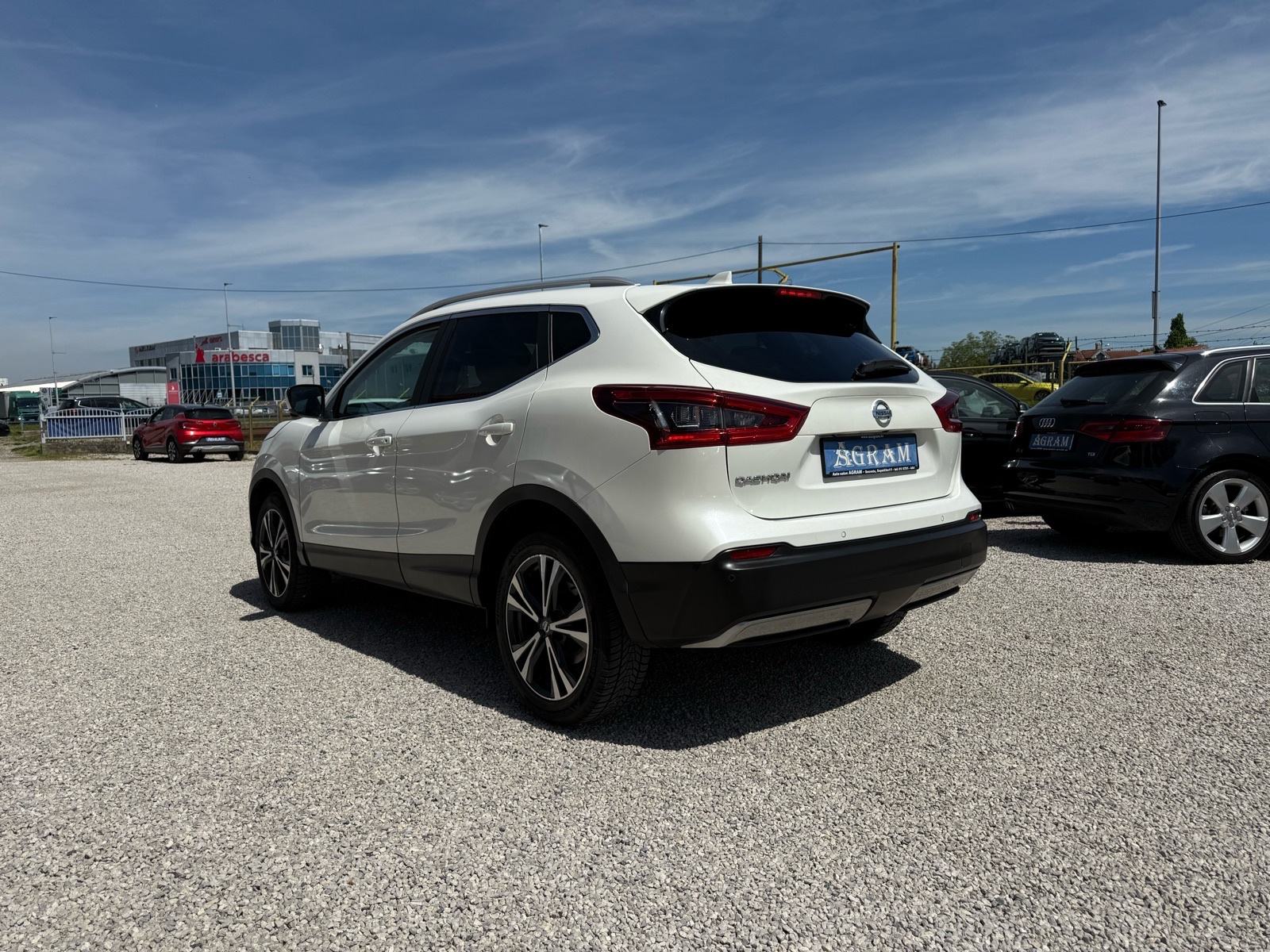 Nissan Qashqai 1.6 Dci*REDIZAJN*N-CONNECTA*NAVI*KAMERA 360%*PANORAMA*, fotografija 8