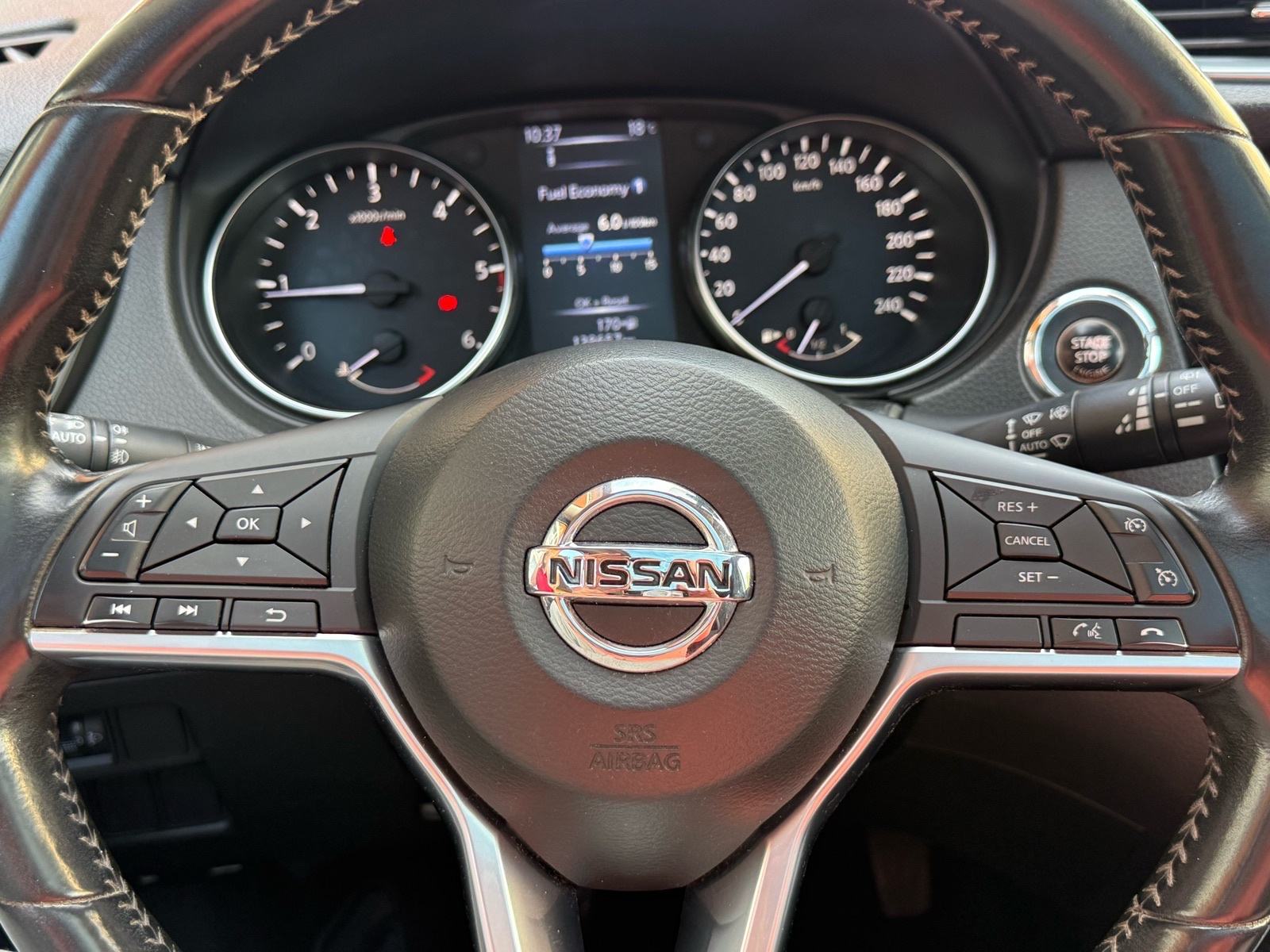 Nissan Qashqai 1.6 Dci*REDIZAJN*N-CONNECTA*NAVI*KAMERA 360%*PANORAMA*, fotografija 15