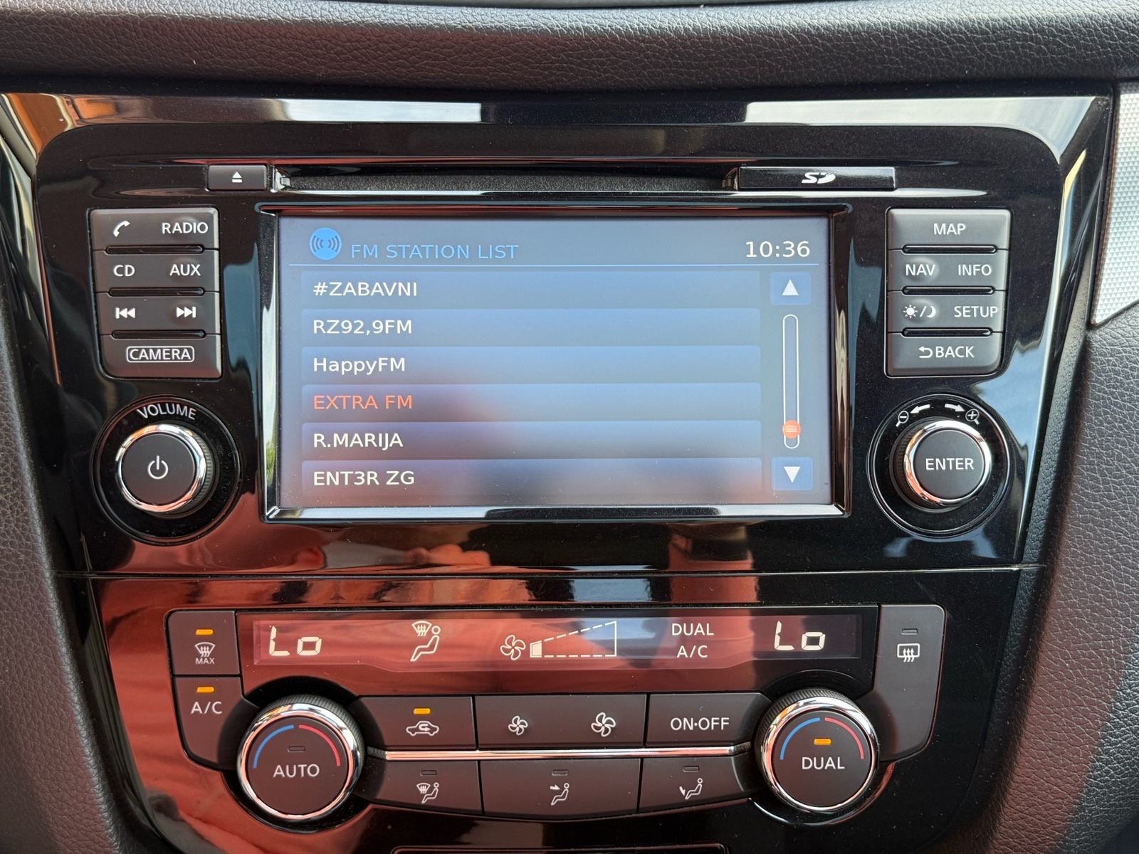 Nissan Qashqai 1.6 Dci*REDIZAJN*N-CONNECTA*NAVI*KAMERA 360%*PANORAMA*, fotografija 18