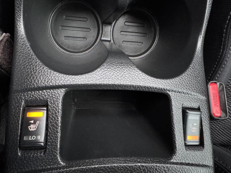 Nissan Qashqai 1,6 dCi ⭐ Kamera, Grij.Sjed., Navi ⭐ 119.000 km, fotografija 16