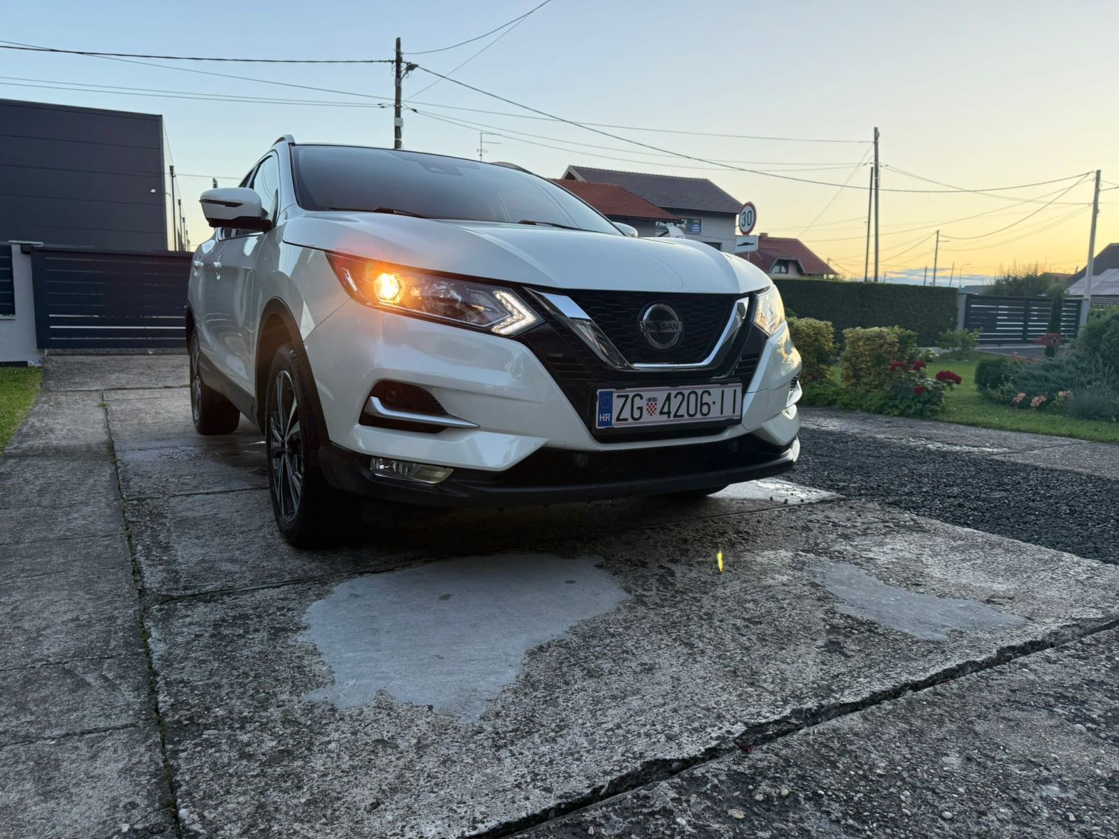 Nissan Qashqai 1,6 dCi kamera, panorama, reg. 11.2026., fotografija 8