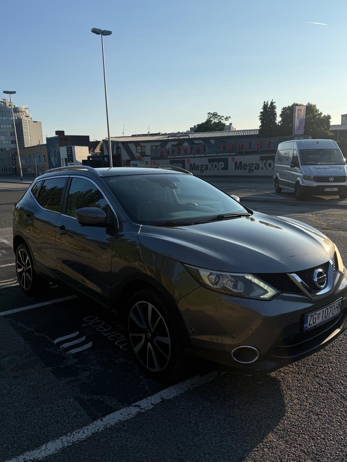 Nissan Qashqai 1,6 dCi oprema Tekna, fotografija 12