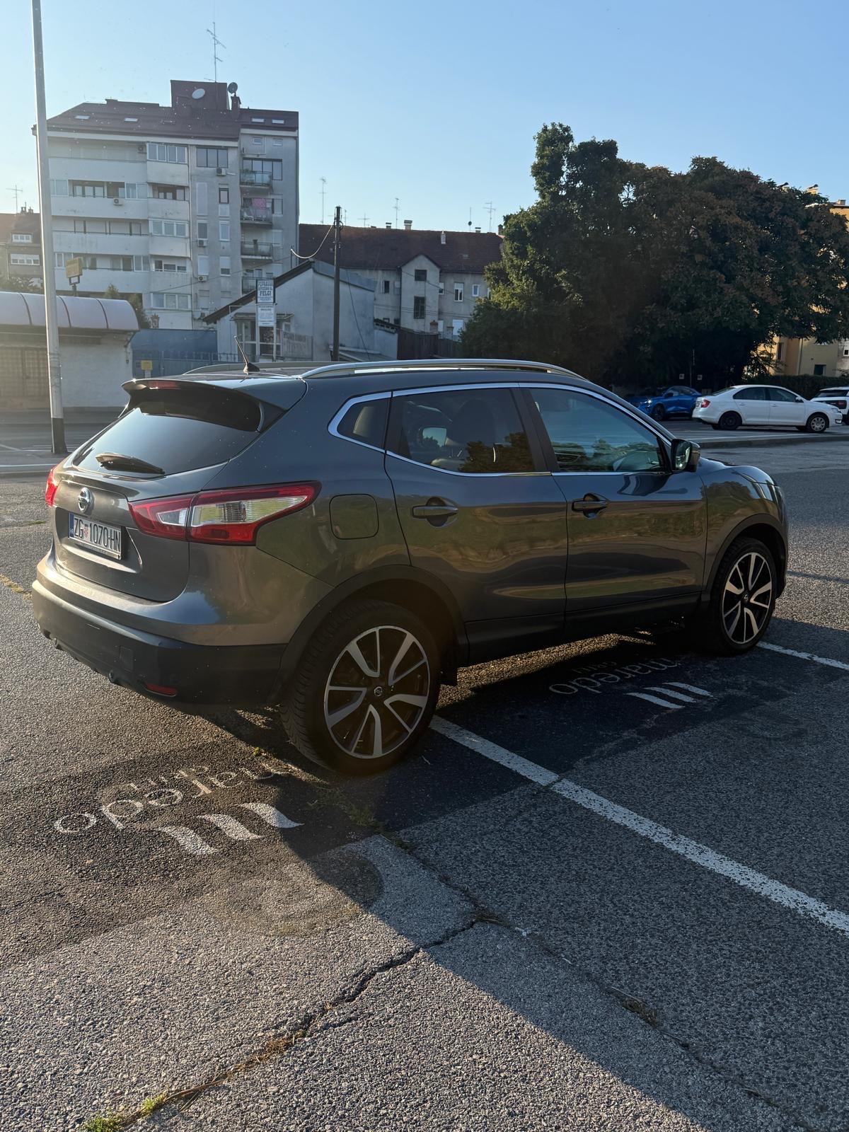 Nissan Qashqai 1,6 dCi oprema Tekna, fotografija 17