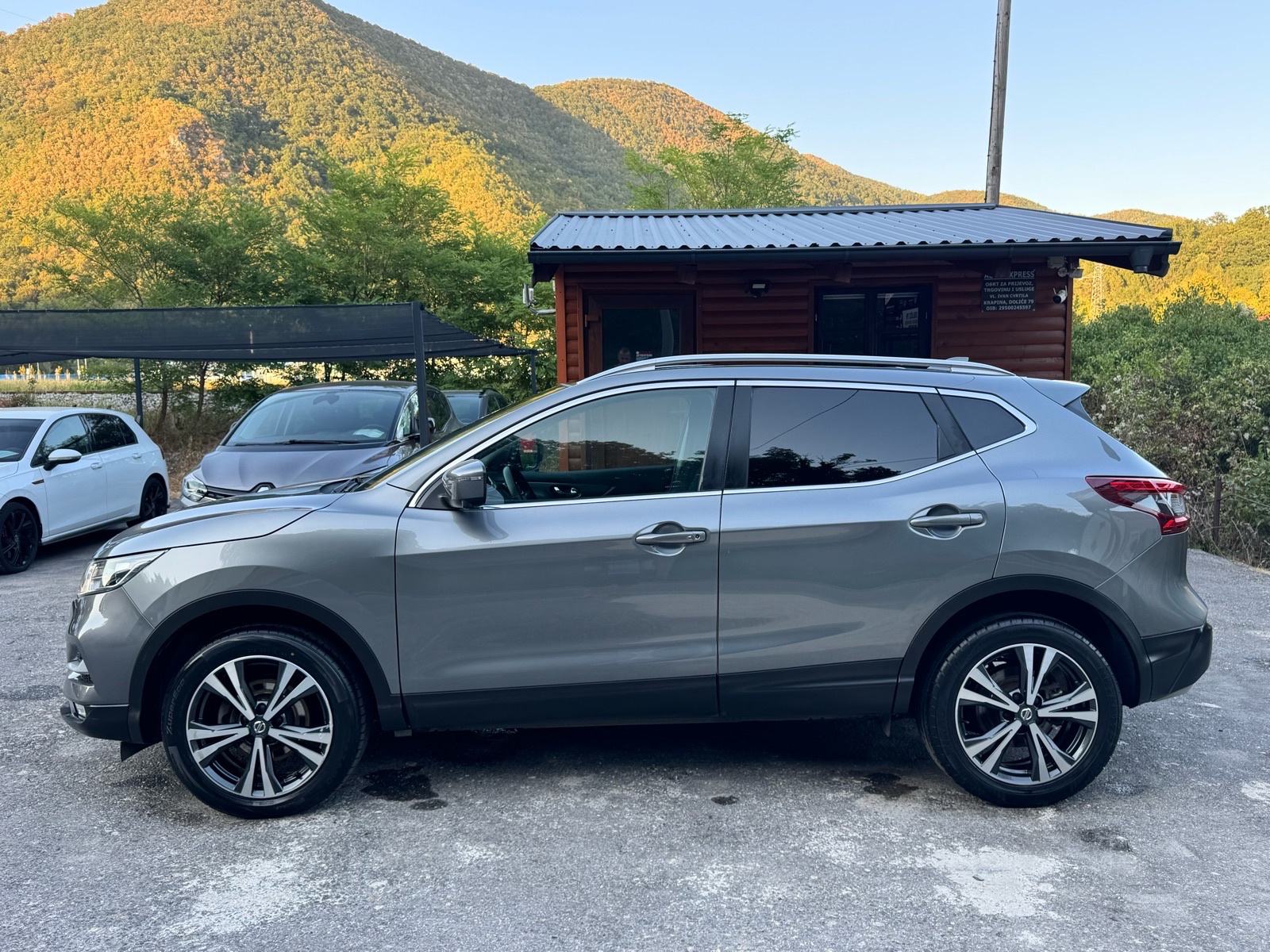Nissan Qashqai 1,6 dCi Tekna, panorama, 360 kamera, fotografija 3