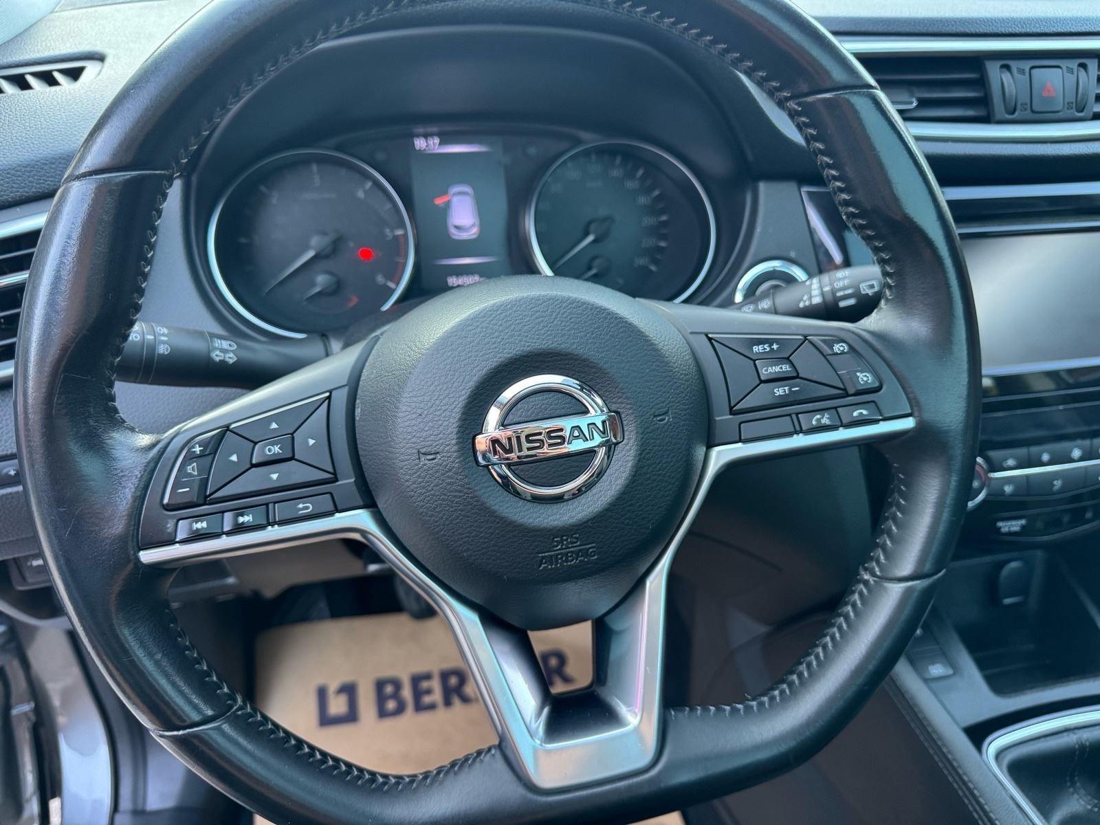 Nissan Qashqai 1,6 dCi Tekna, panorama, 360 kamera, fotografija 14