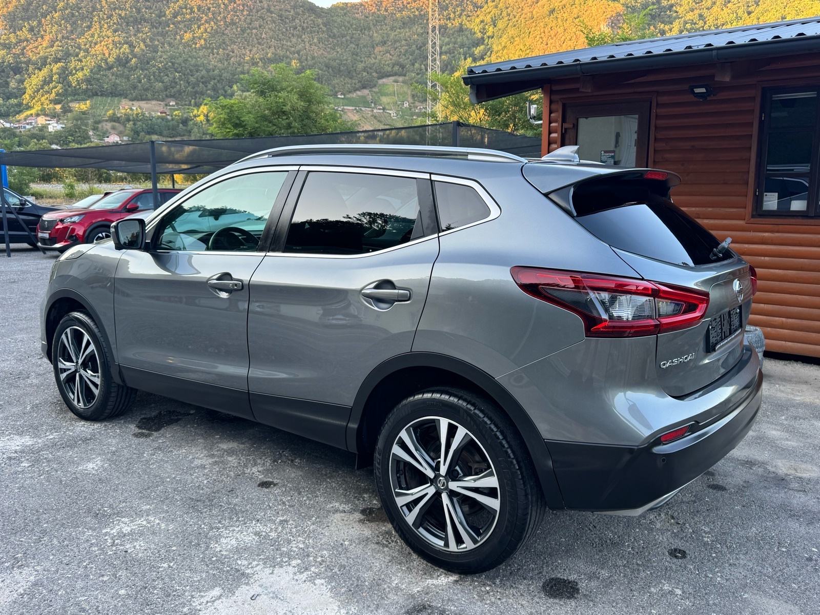 Nissan Qashqai 1,6 dCi Tekna, panorama, 360 kamera, fotografija 4