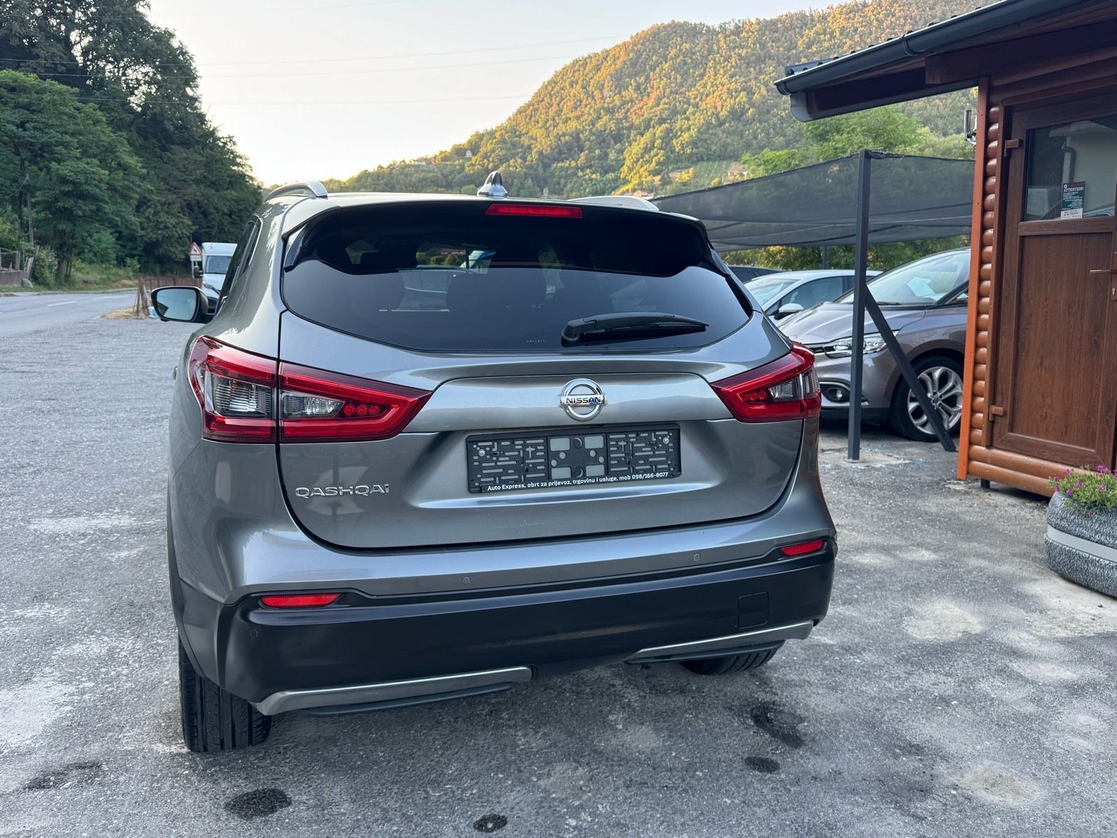 Nissan Qashqai 1,6 dCi Tekna, panorama, 360 kamera, fotografija 5