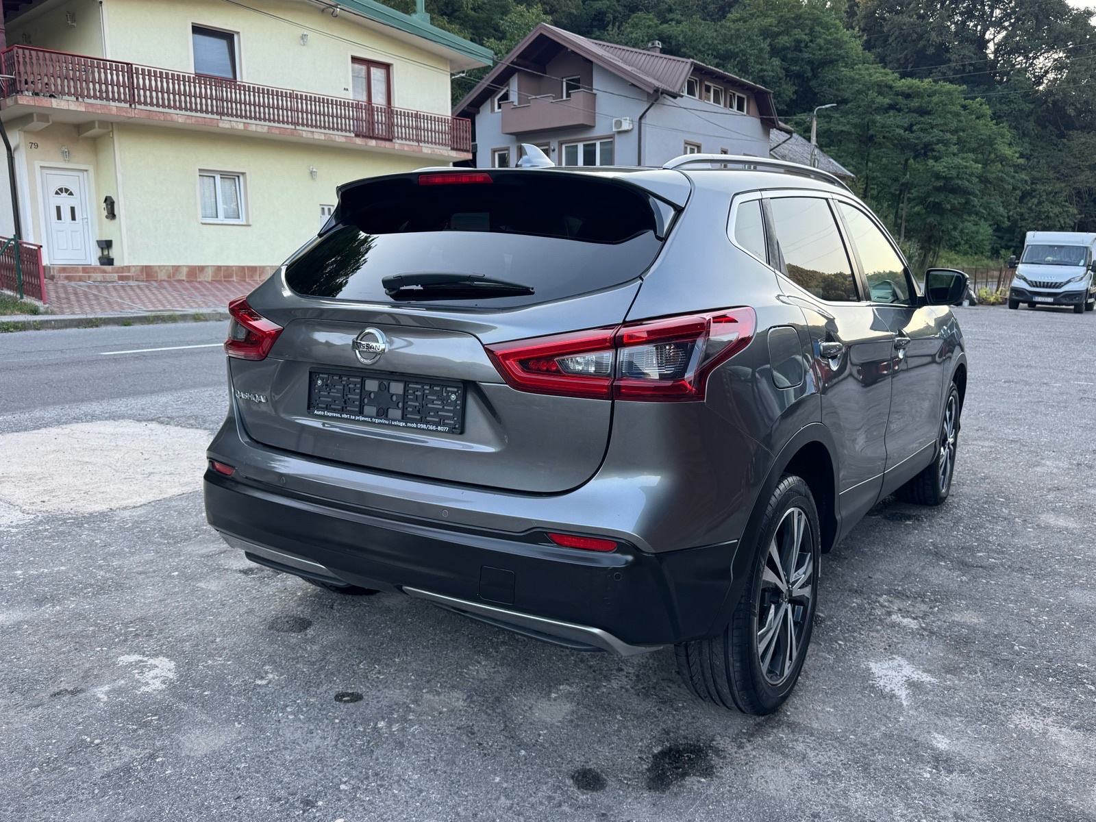 Nissan Qashqai 1,6 dCi Tekna, panorama, 360 kamera, fotografija 6