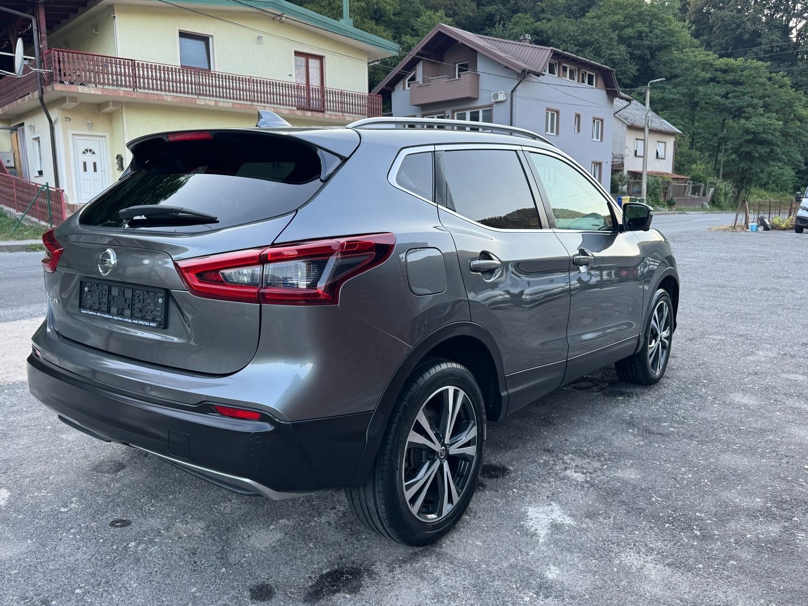 Nissan Qashqai 1,6 dCi Tekna, panorama, 360 kamera, fotografija 8