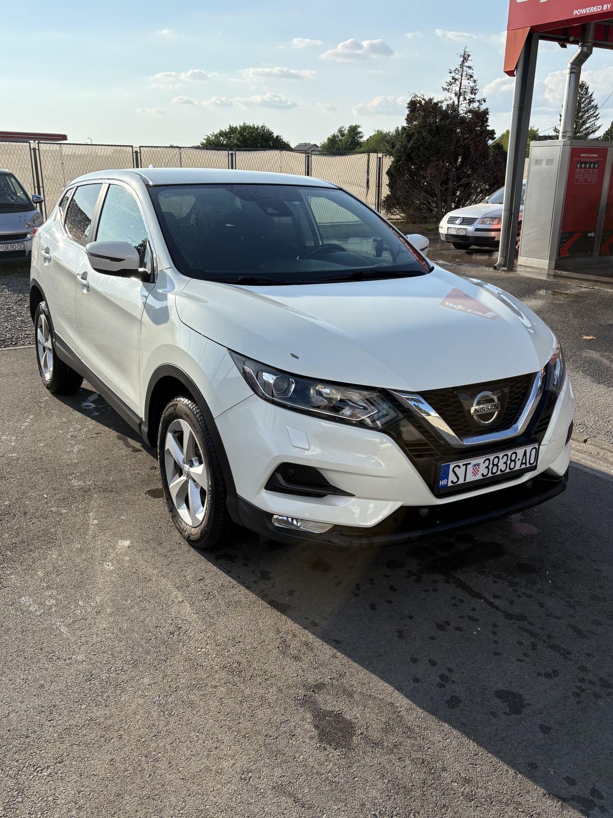 Nissan Qashqai 1,6 DIG-T, fotografija 2