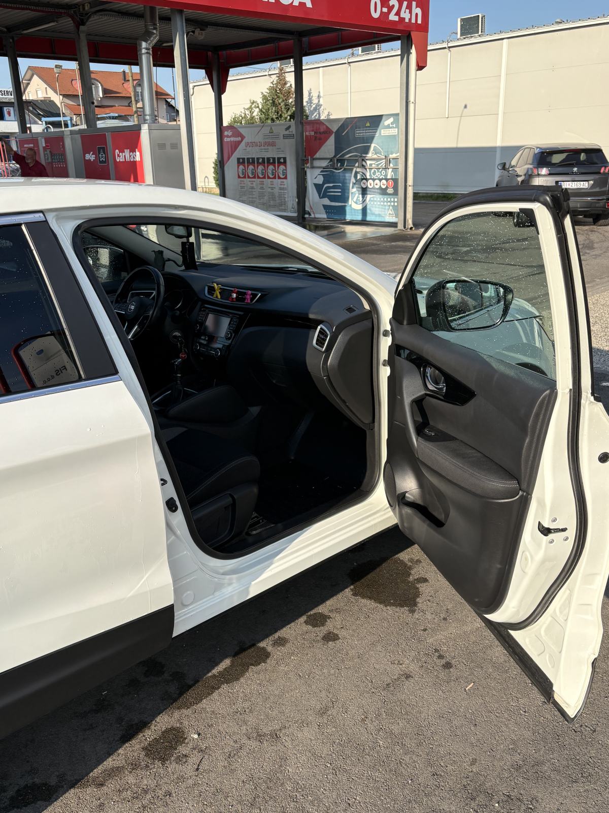 Nissan Qashqai 1,6 DIG-T, fotografija 11