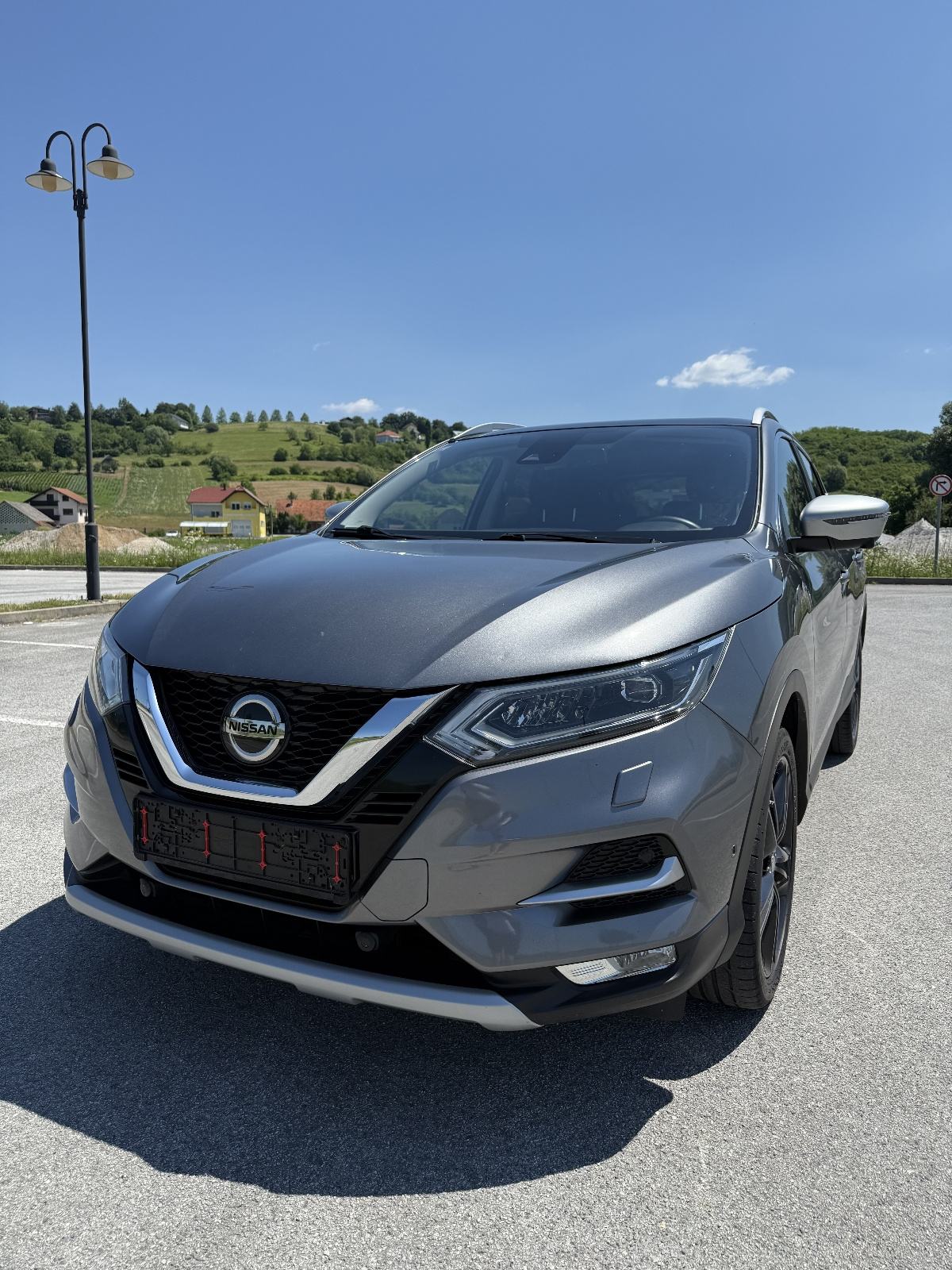 Nissan Qashqai 1,7 DCI 150ks SERV.,NAVI.,LED.,XENON,PANO.,KAM.360, fotografija 2