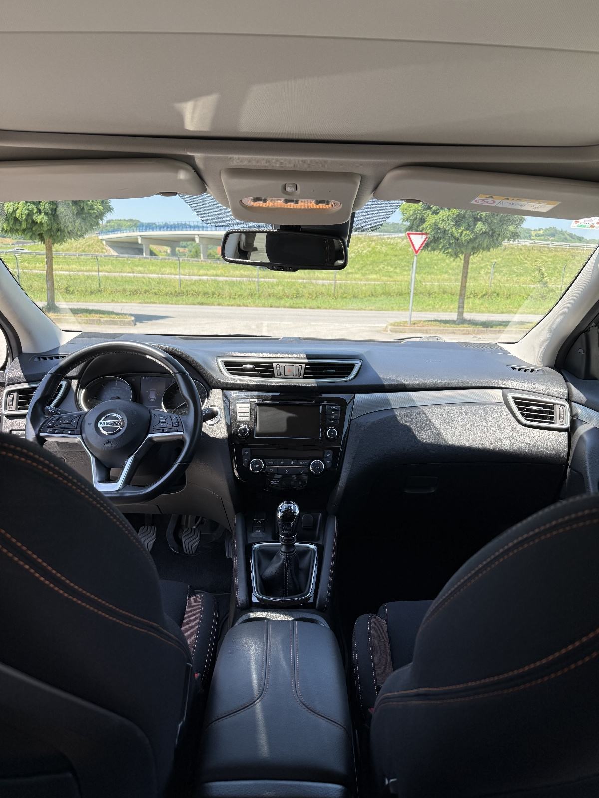 Nissan Qashqai 1,7 DCI 150ks SERV.,NAVI.,LED.,XENON,PANO.,KAM.360, fotografija 9