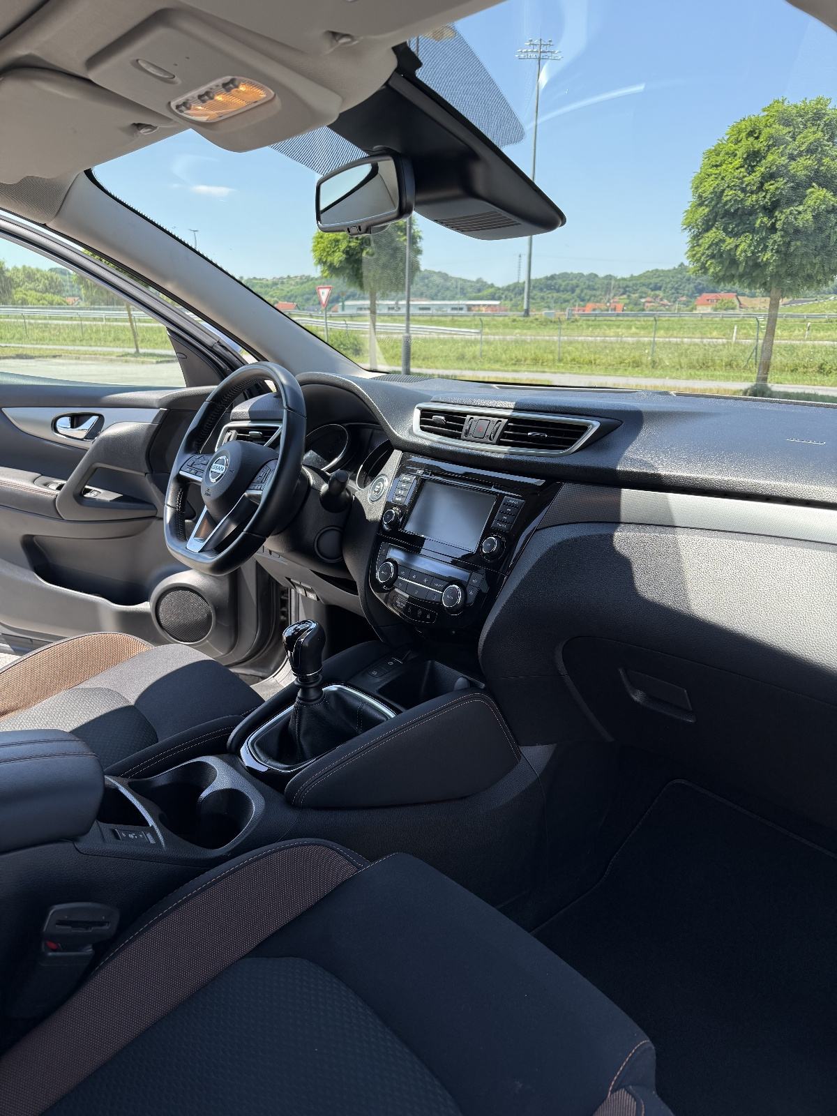 Nissan Qashqai 1,7 DCI 150ks SERV.,NAVI.,LED.,XENON,PANO.,KAM.360, fotografija 11