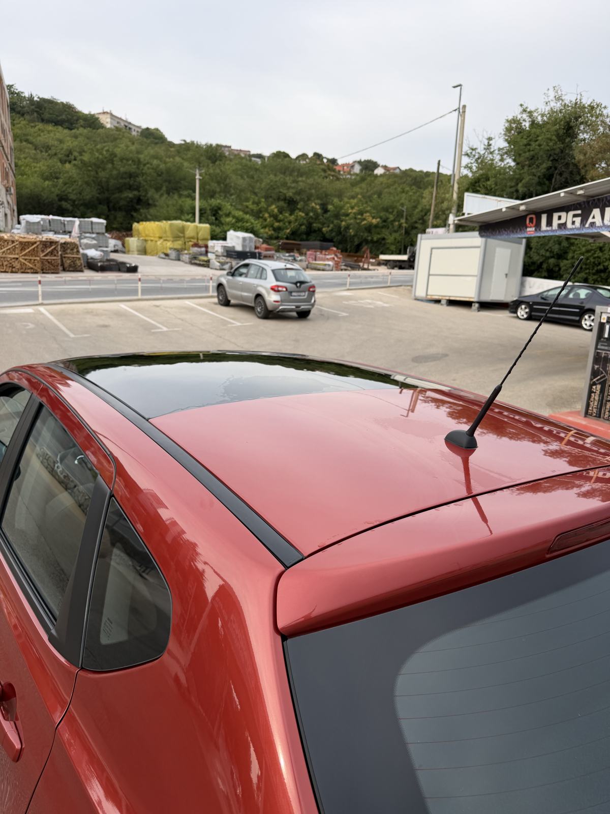 Nissan Qashqai 2,0 dCi-4x4-REG 7/27–HITNO, fotografija 9
