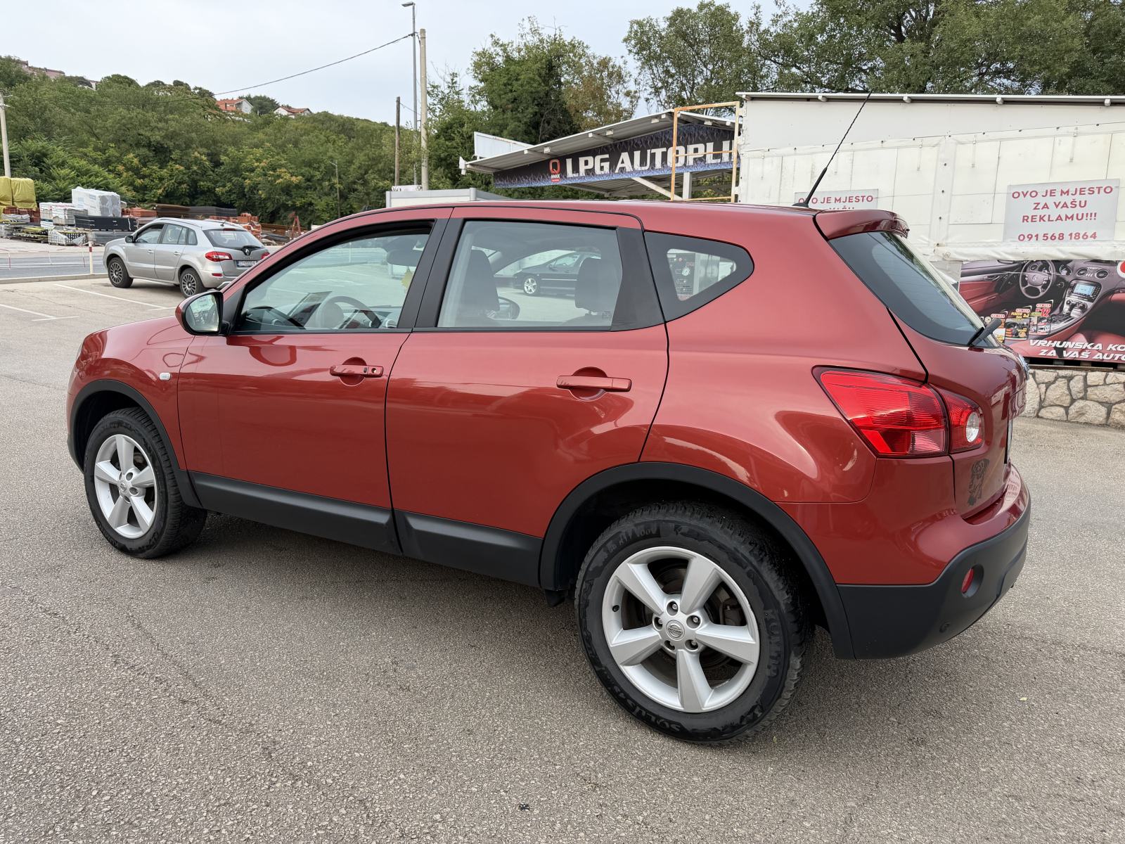 Nissan Qashqai 2,0 dCi-4x4-REG 7/27–HITNO, fotografija 6