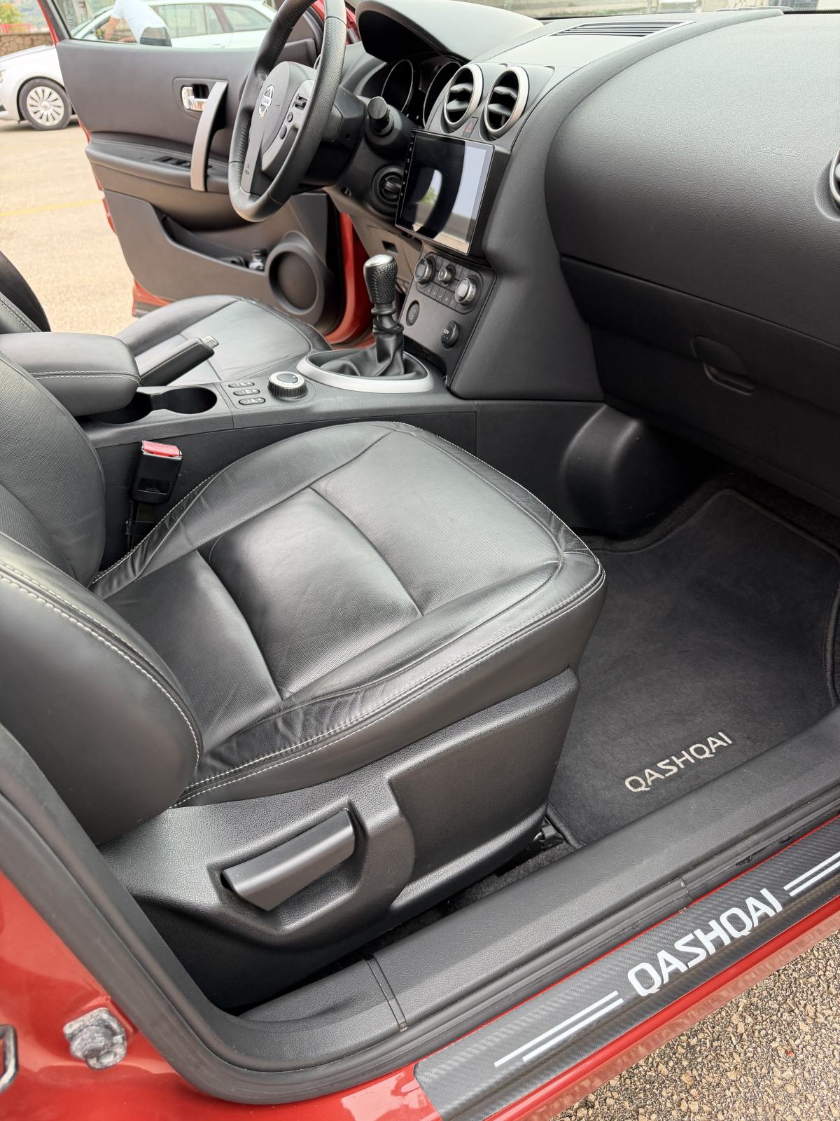Nissan Qashqai 2,0 dCi-4x4-REG 7/27–HITNO, fotografija 14