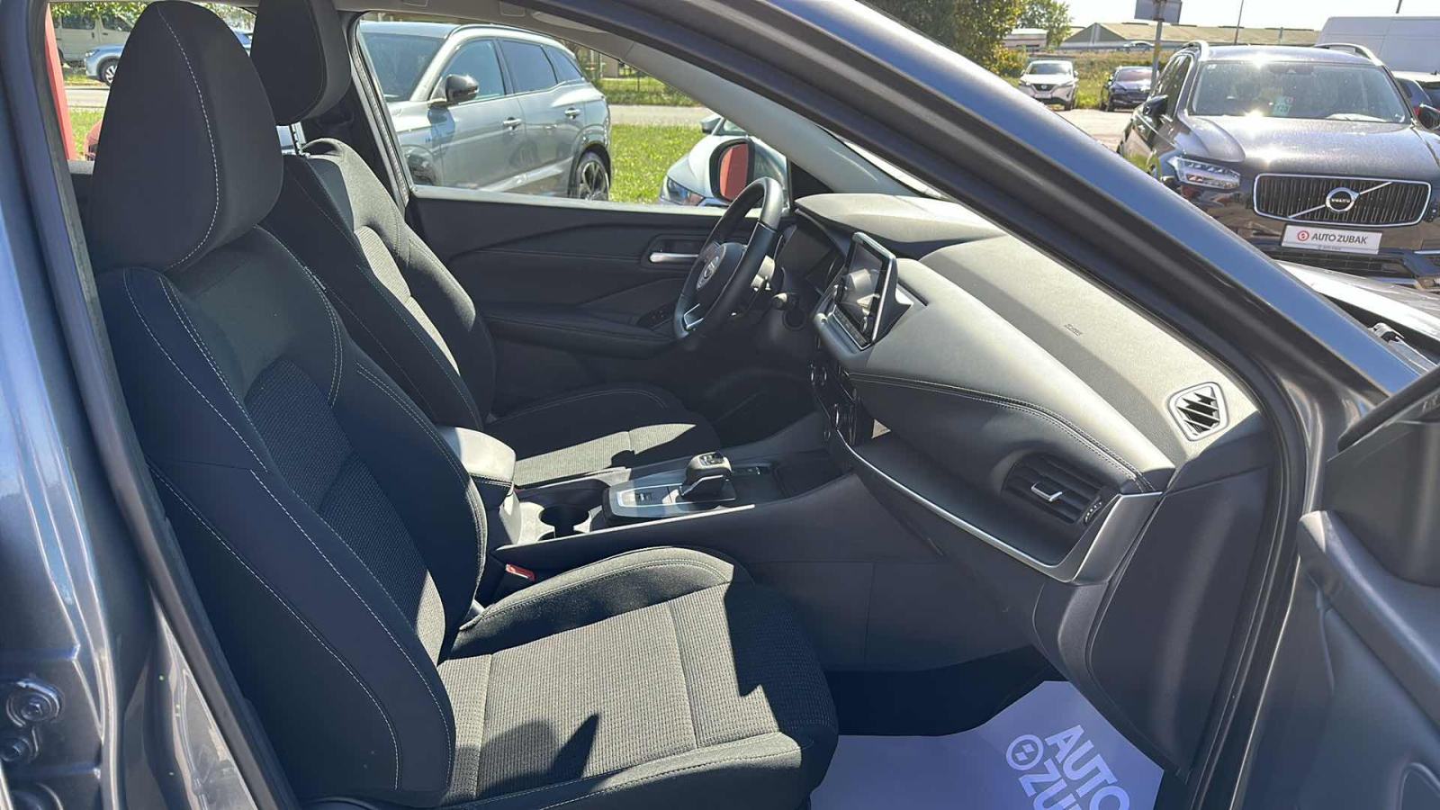 NISSAN QASHQAI 2022 • PREMIUM jamstvo • AutoZubak Rabljena, fotografija 9