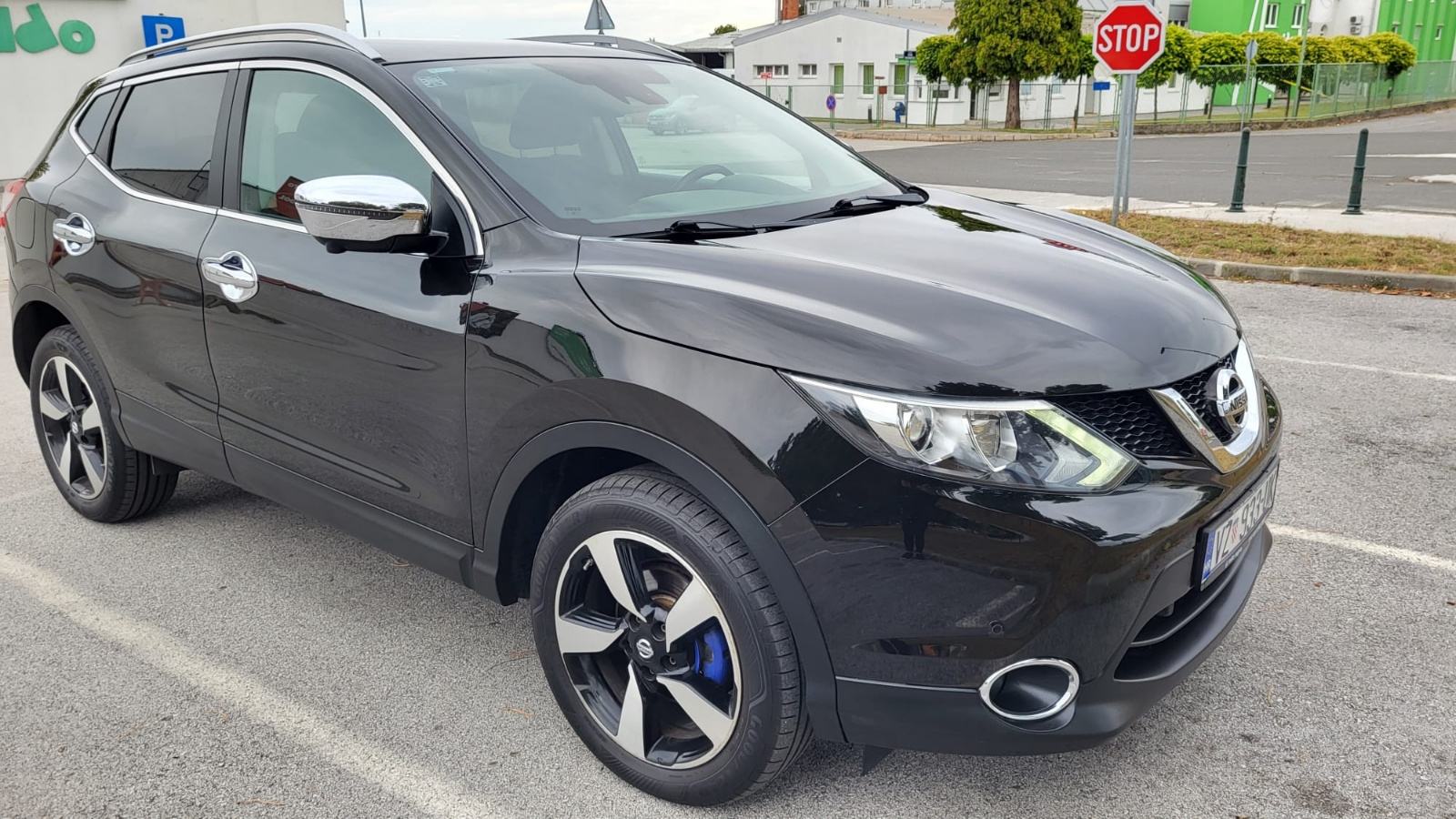 Nissan Qashqai 1.6dci, 4x4 TEKNA,105 TKM,REG.G.DANA,360°KAMERA, fotografija 6