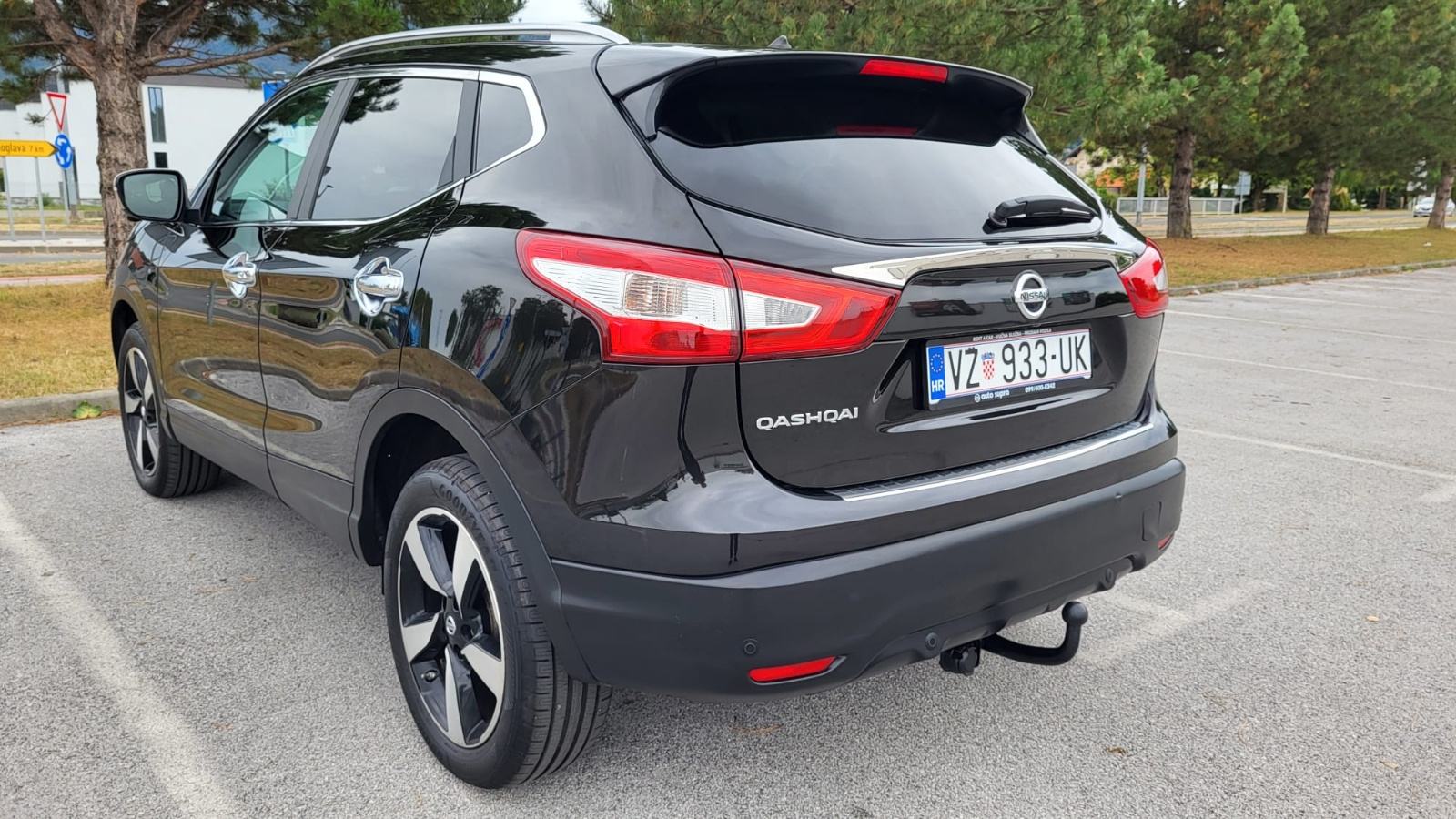 Nissan Qashqai 1.6dci, 4x4 TEKNA,105 TKM,REG.G.DANA,360°KAMERA, fotografija 14