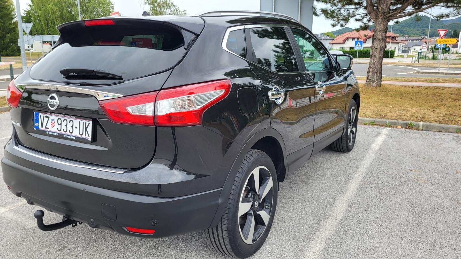 Nissan Qashqai 1.6dci, 4x4 TEKNA,105 TKM,REG.G.DANA,360°KAMERA, fotografija 15