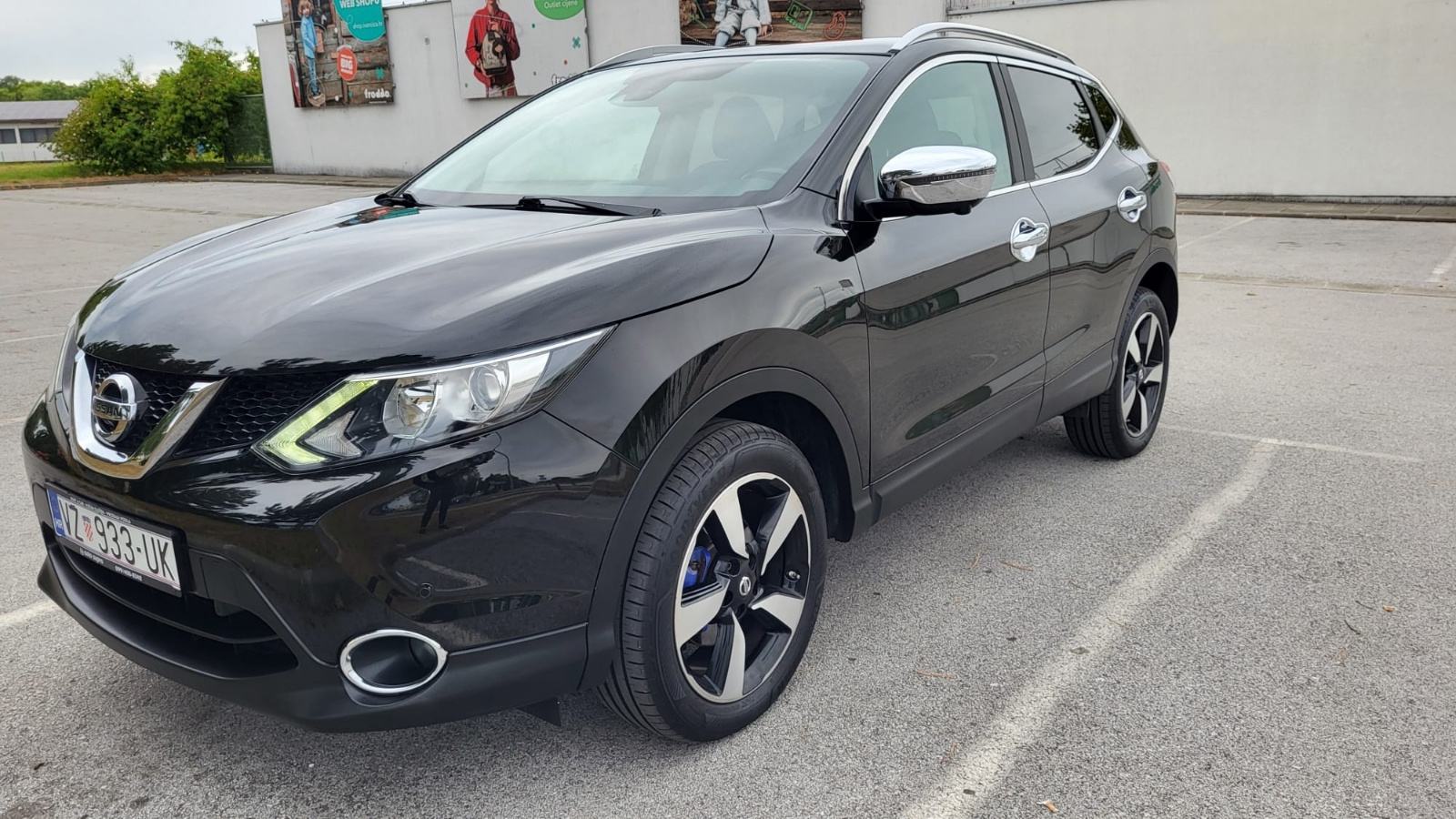 Nissan Qashqai 1.6dci, 4x4 TEKNA,105 TKM,REG.G.DANA,360°KAMERA, fotografija 3