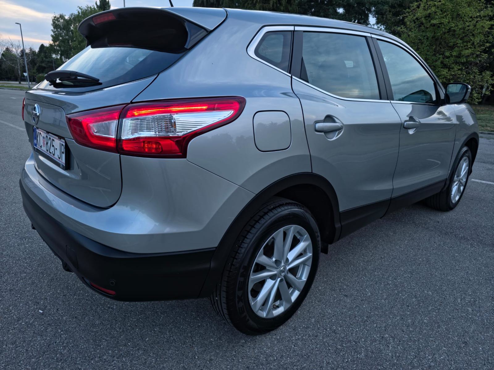 Nissan Qashqai AUTOMATIK SAMO 99000KM, fotografija 5