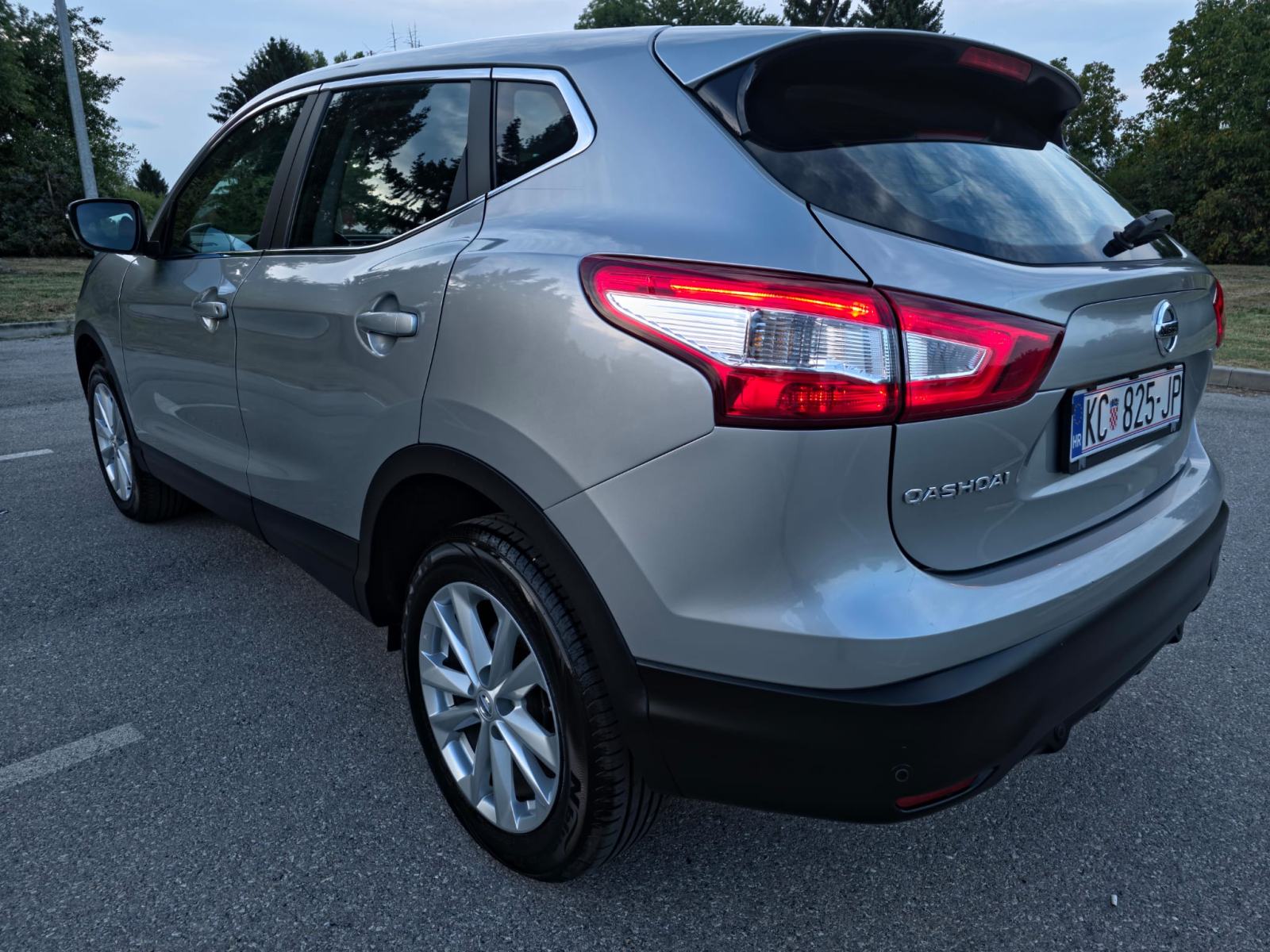 Nissan Qashqai AUTOMATIK SAMO 99000KM, fotografija 7