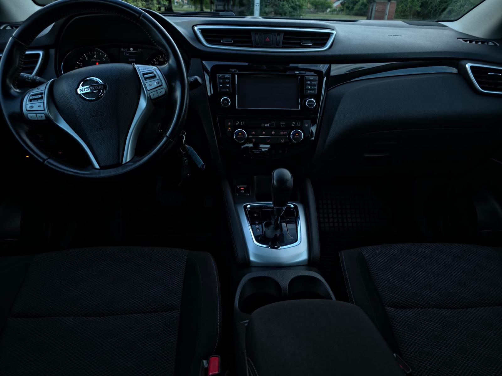 Nissan Qashqai AUTOMATIK SAMO 99000KM, fotografija 9