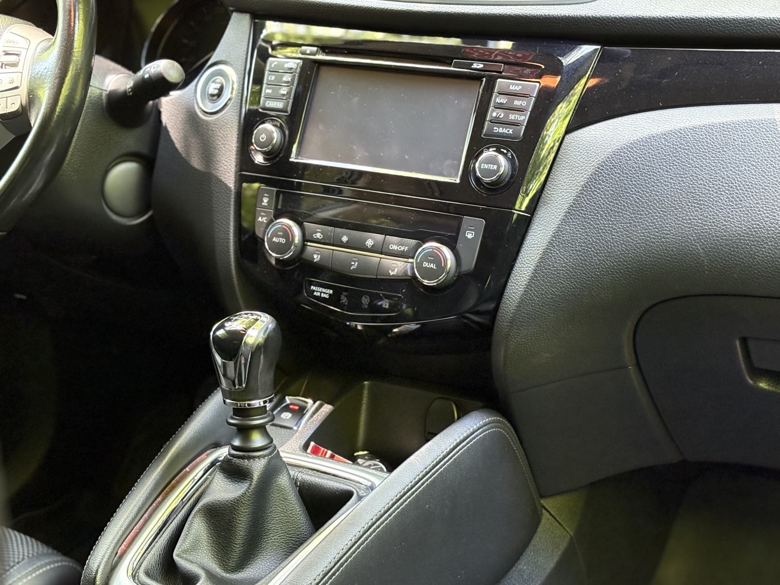 Nissan Qashqai Tekna Panorama, Navi, Lane Assist, Full oprema, fotografija 10